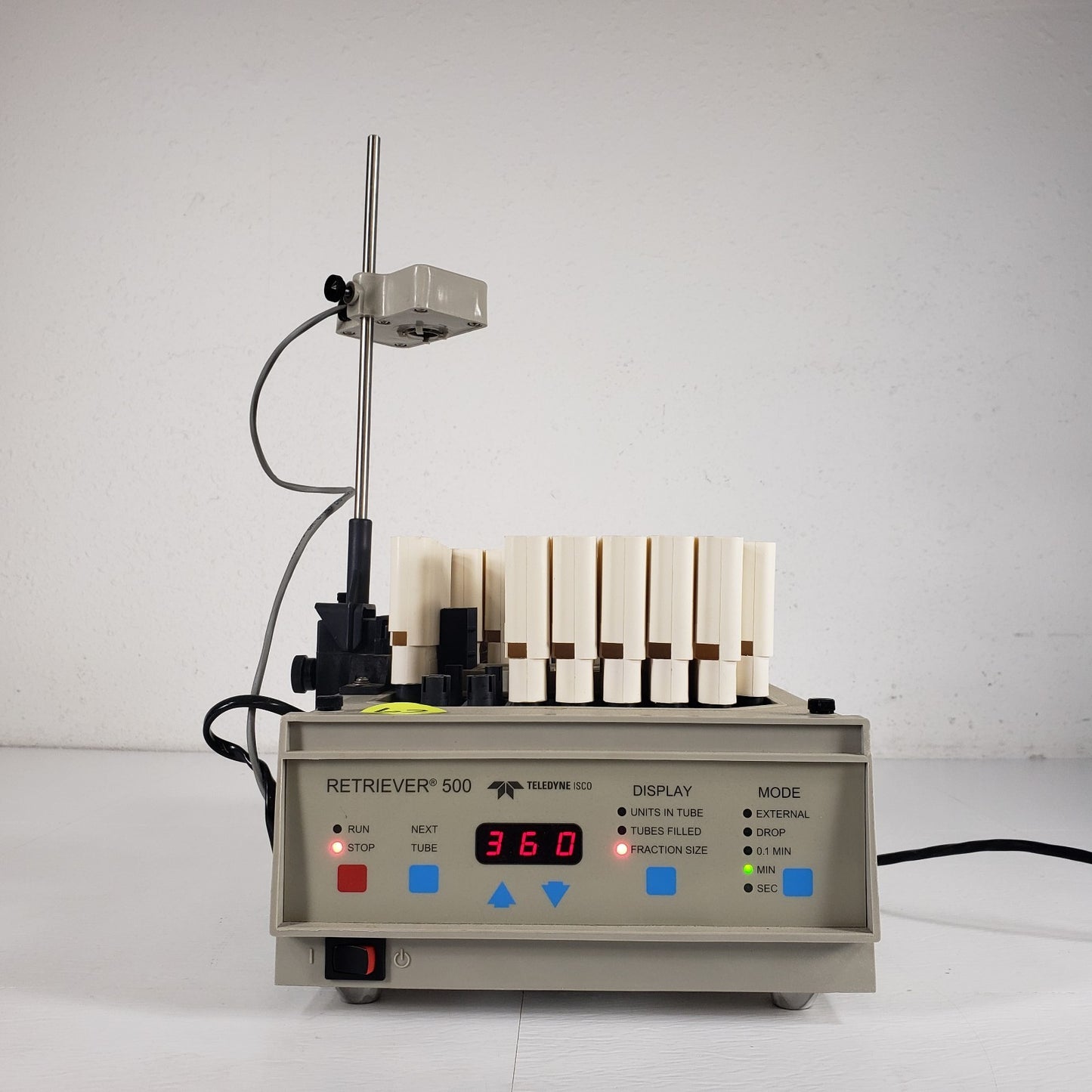 TESTED Teledyne Isco Retriever 500 HPLC Fraction Collector w/ 16x Sample Racks