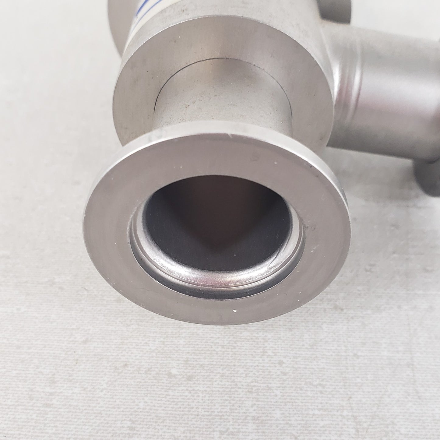 Nor-Cal ESVP-1002-NWB KF25 NW25 Pneumatic Right Angle Vacuum Isolation Valve