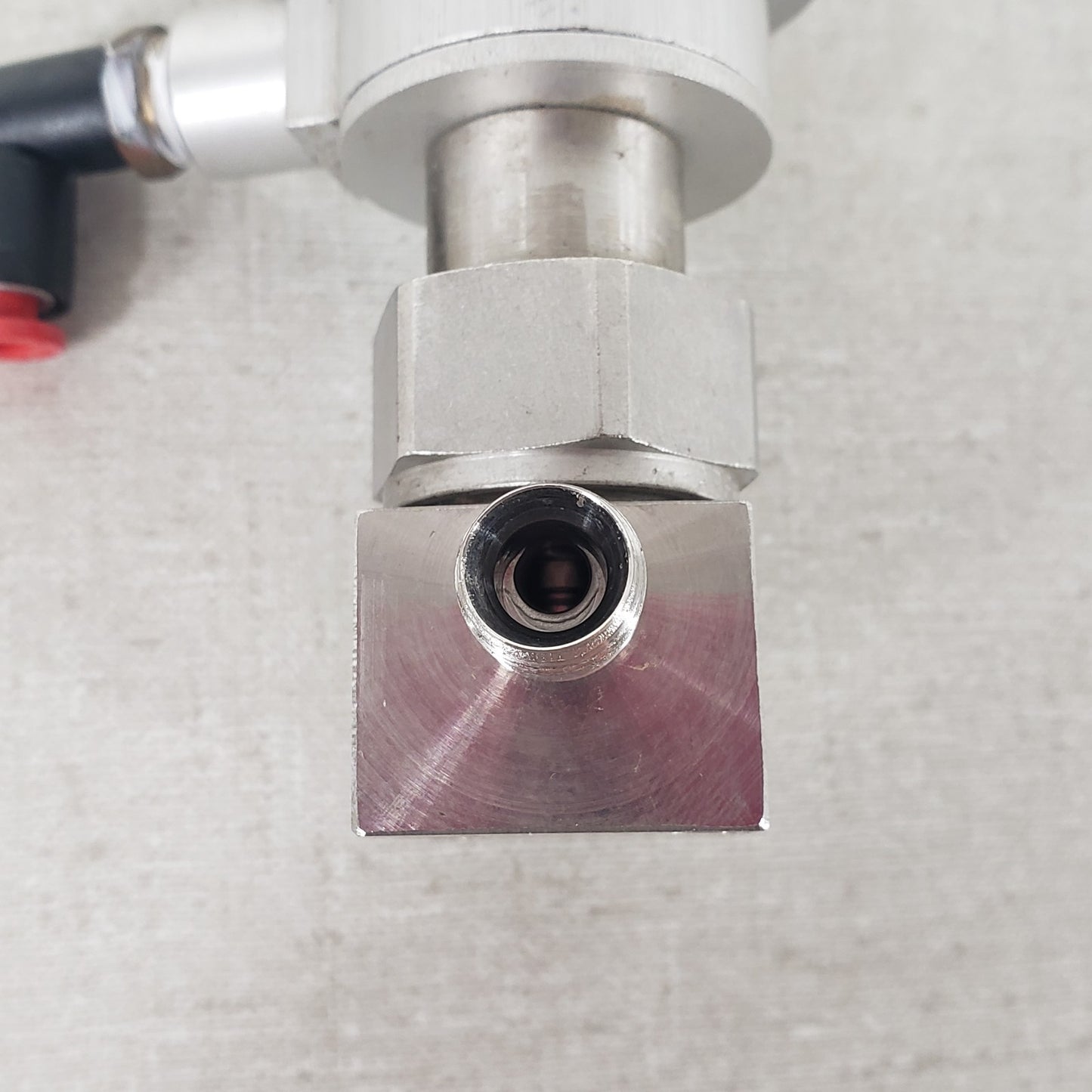 NUPRO Swagelok SS-4BK-1C Pneumatic Bellows Valve 1/4in Tube Fitting