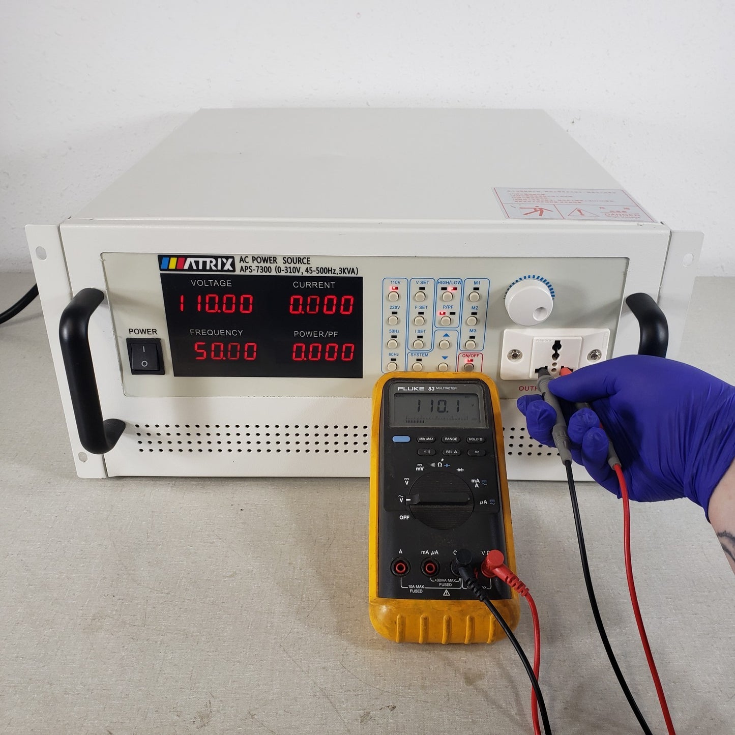 TESTED Matrix APS-7300 Programable AC Power Supply 0-310V 45-500Hz *READ DESC*