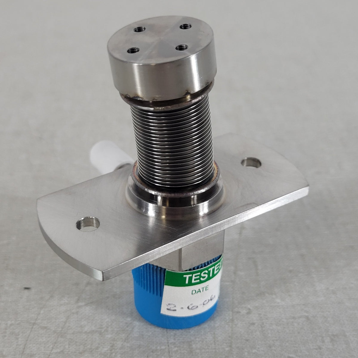 Pneumatic Bellows-Sealed Vacuum Linear Motion Feedthrough Actuator