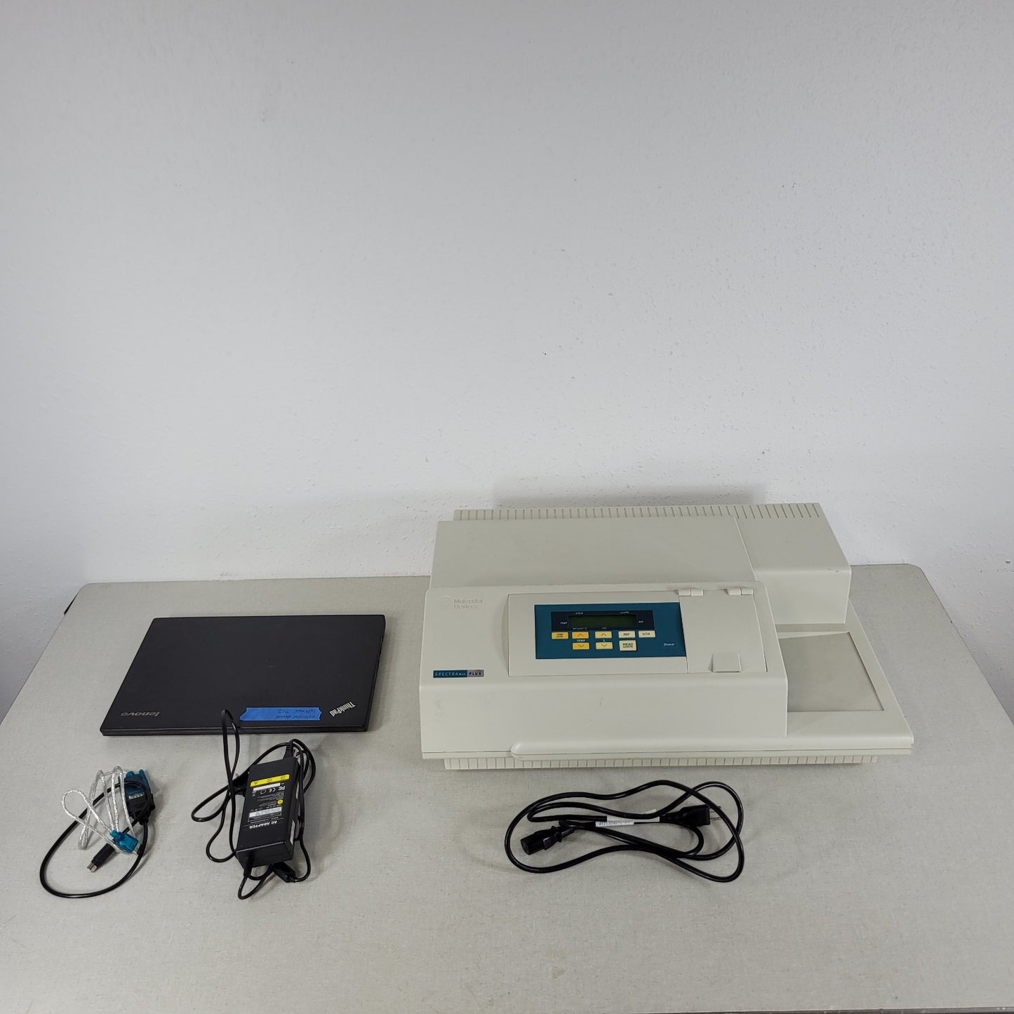 Molecular Devices SpectraMax Plus 384 Microplate Reader w/ PC SoftMax Pro TESTED
