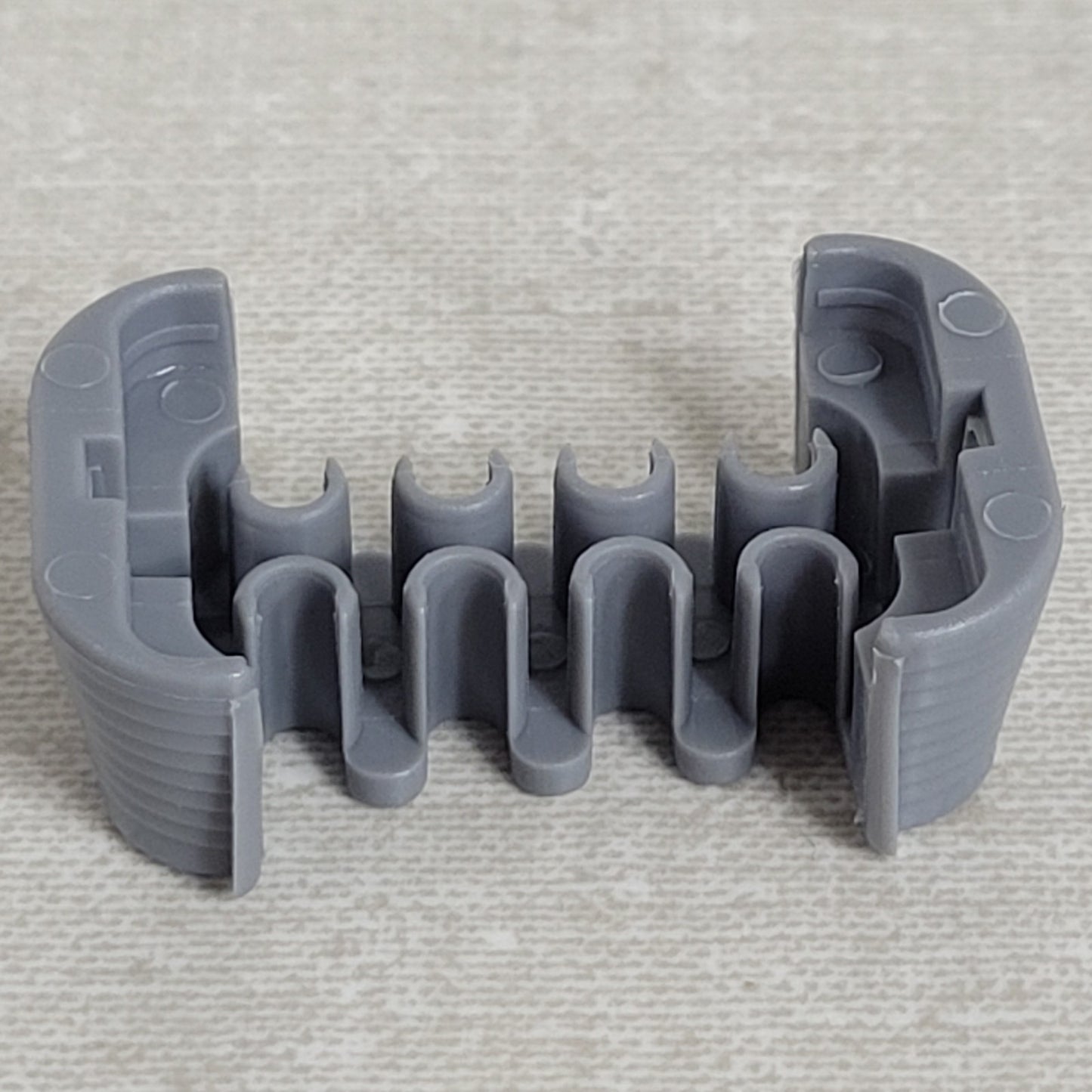 Lot of 29 Delphi 12066304 Metri-Pack 150 8-Way Female TPA Connector Lock Gray
