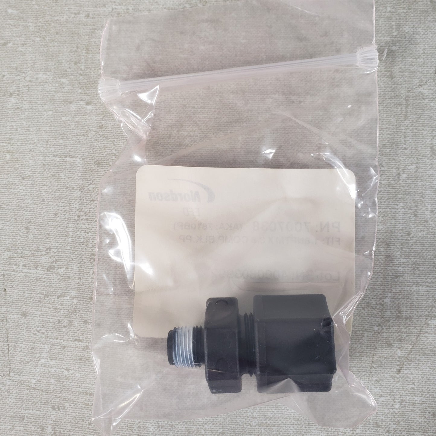 NORDSON EFD 7021271, 7007038, 7021499 Dispensing Valve Tip Kit, Valve Attachment
