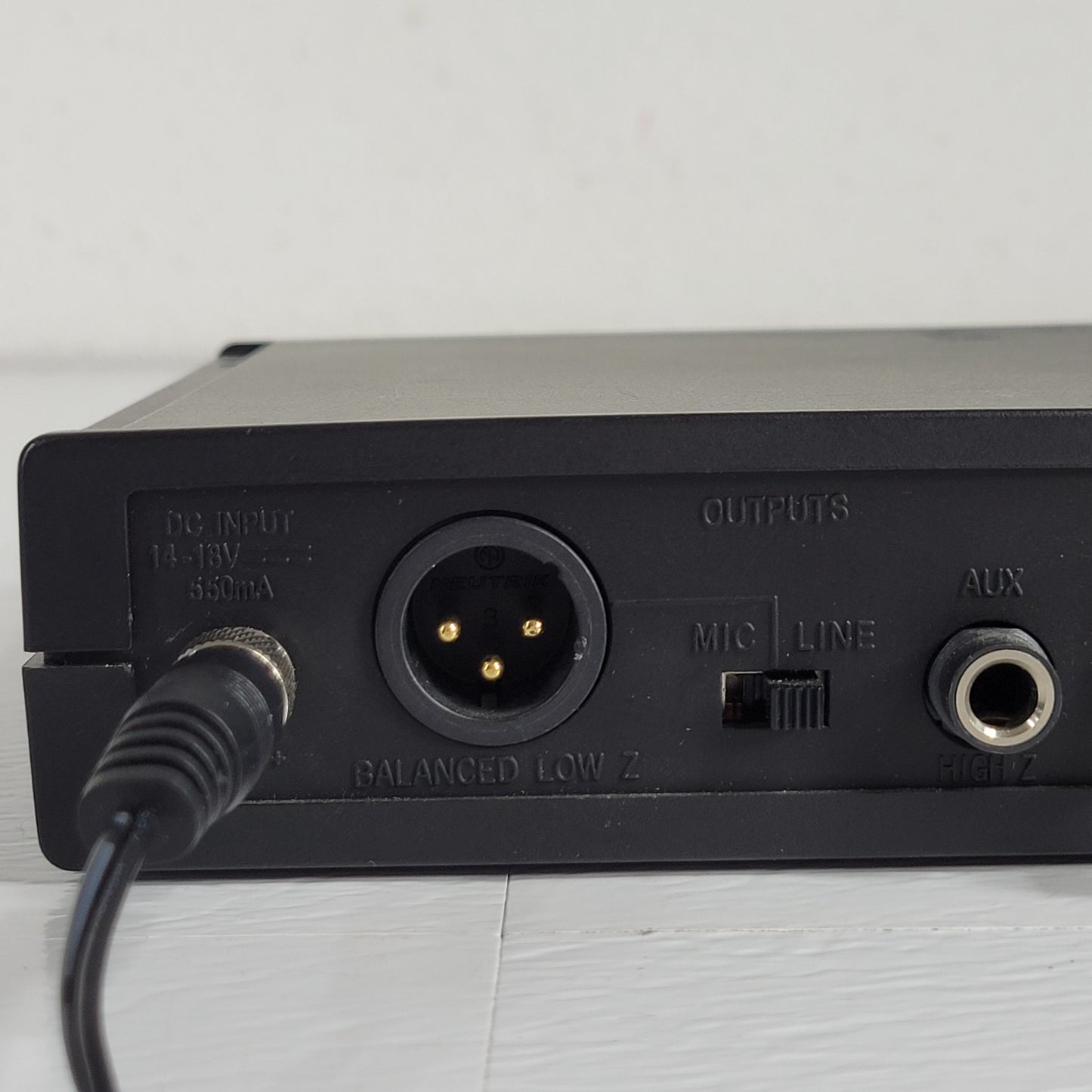 SHURE Wireless Controller ULXS4 G3 470-506MHz, No Antenna or Power Supply