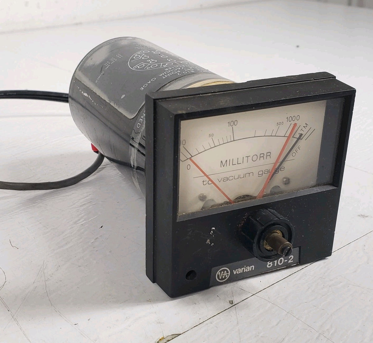 Varian NRC 810-2 Thermocouple Vacuum Gauge Controller w/ Power Sensor Cables