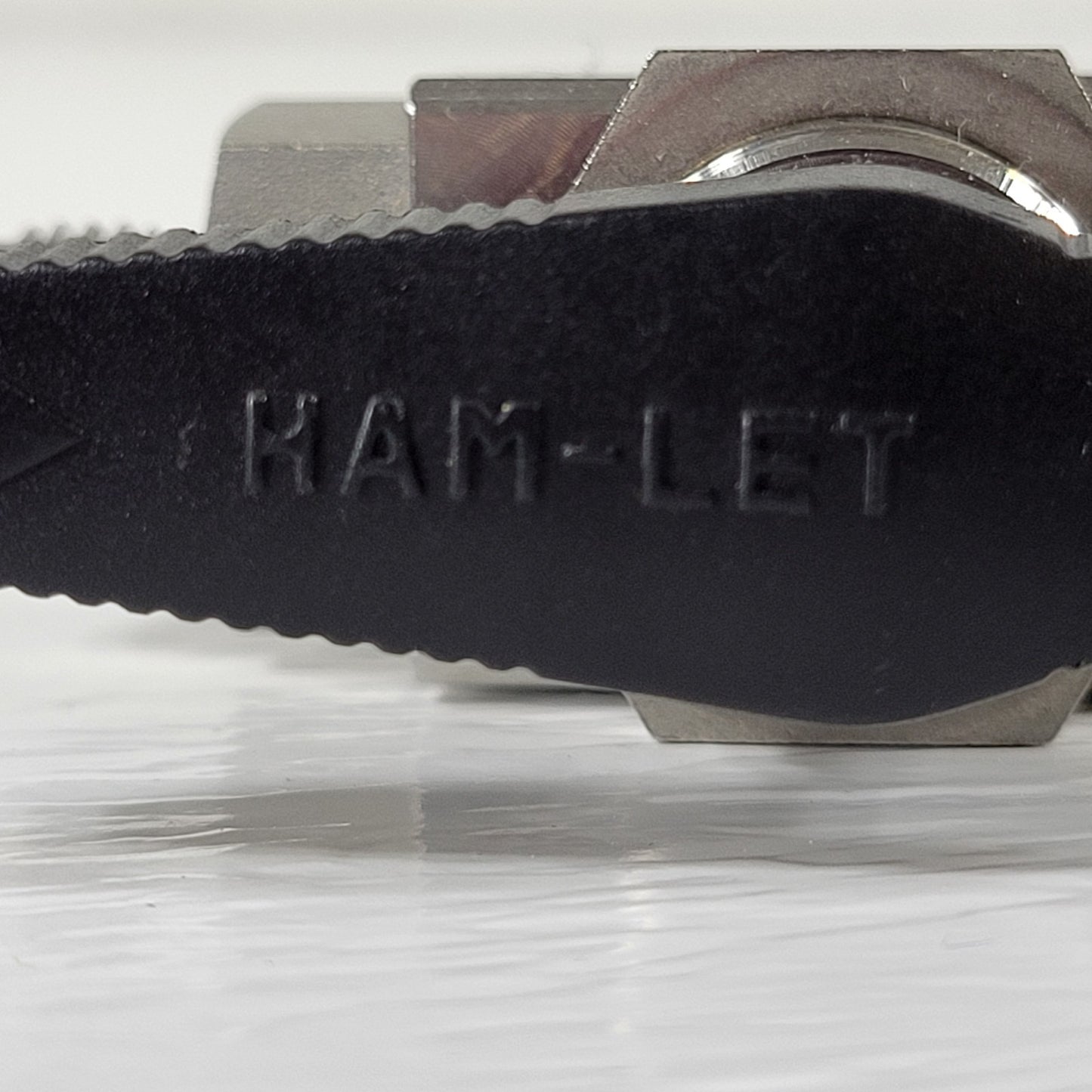 Ham-Let H6800SSL T-Flow 3-Way 1/4" Compression Fittings Ball Valve 316 Steel