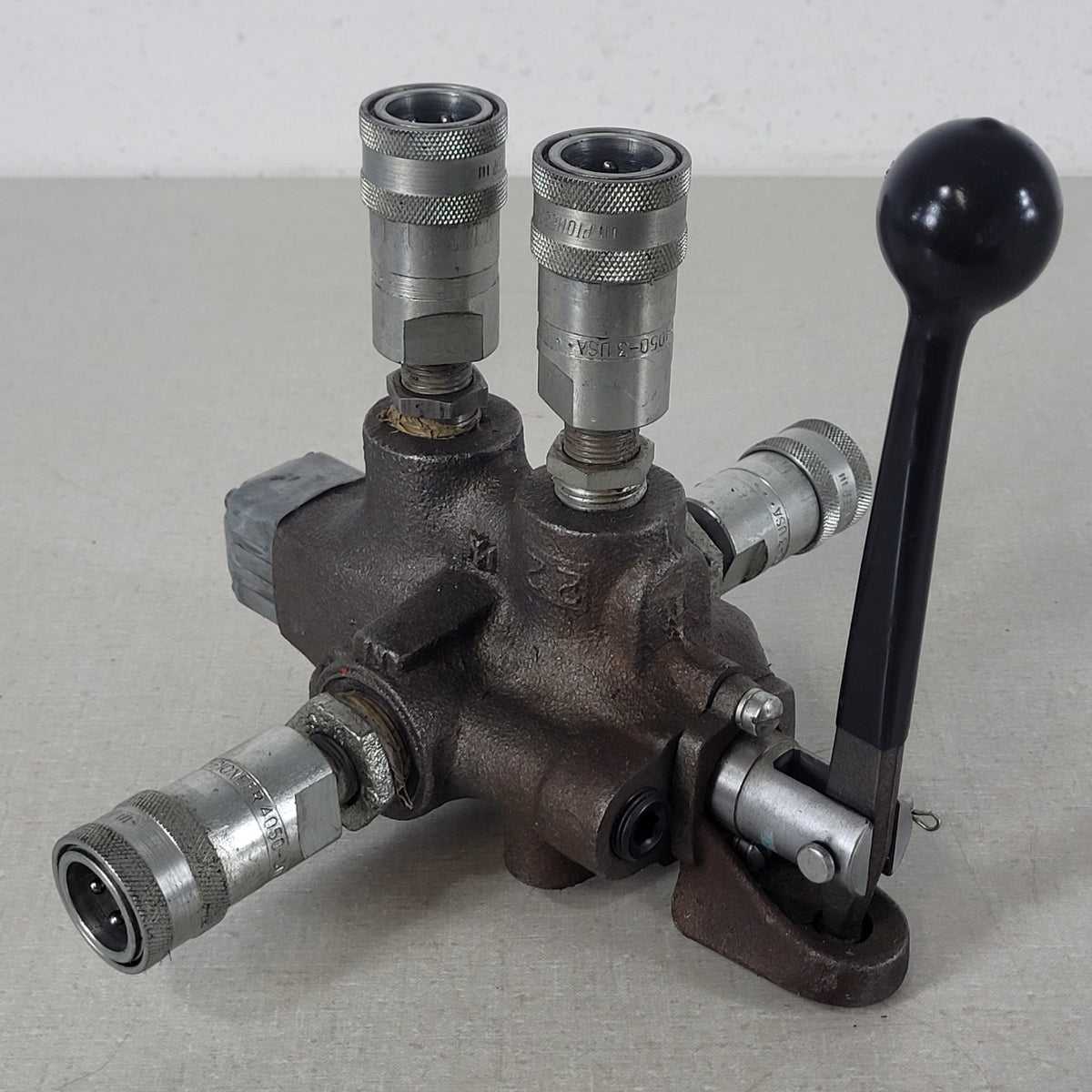 GRESEN 575-S Single Spool Hydraulic Control Valve w/ Pioneer 4050-3 Couplers