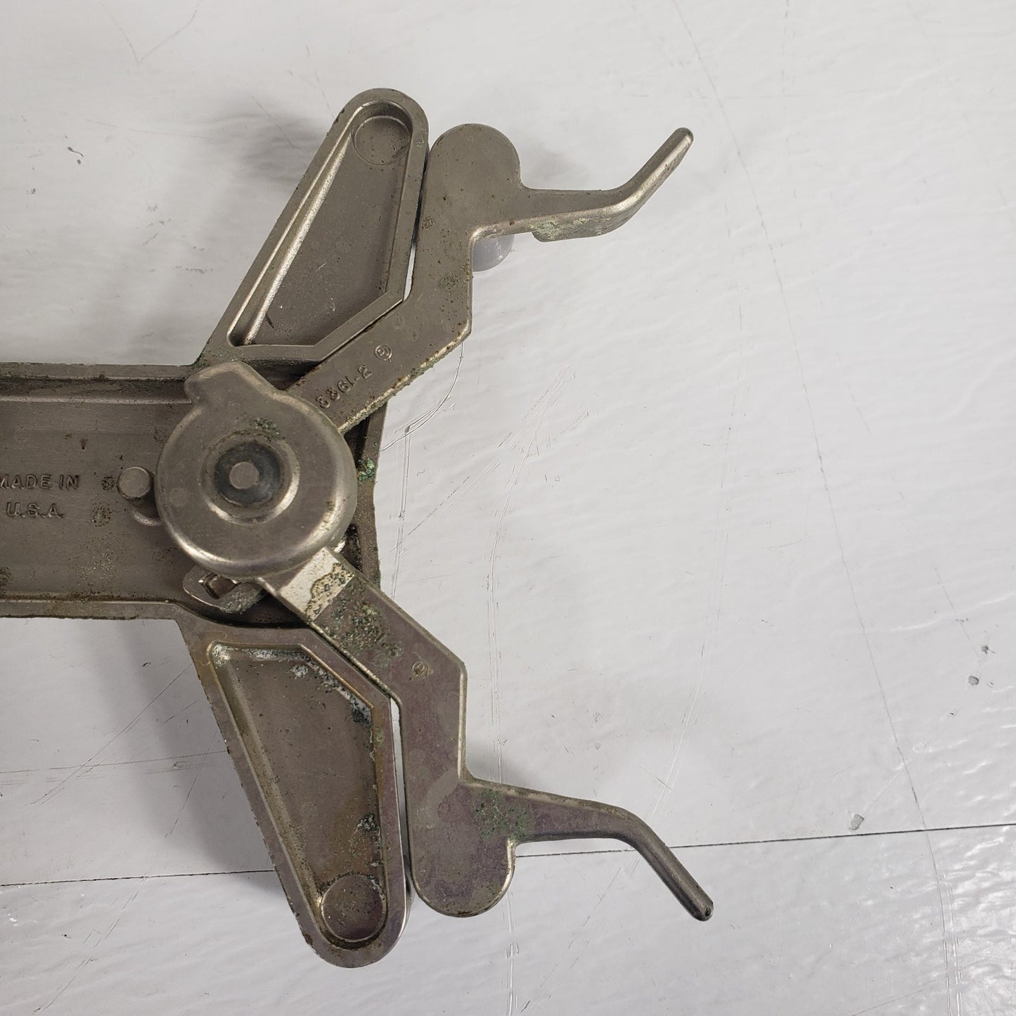 Fisher 3361-4 Castaloy-R Double Buret Clamp Burette Holder Lab Stand Rod