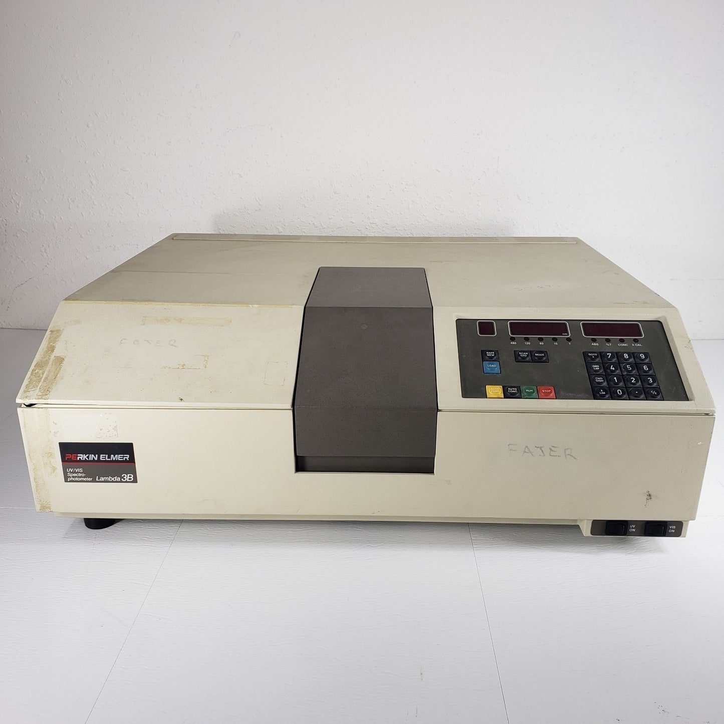 Tested Perkin-Elmer Lambda 3B UV/Vis Spectrophotometer C618-0437 190-900nm
