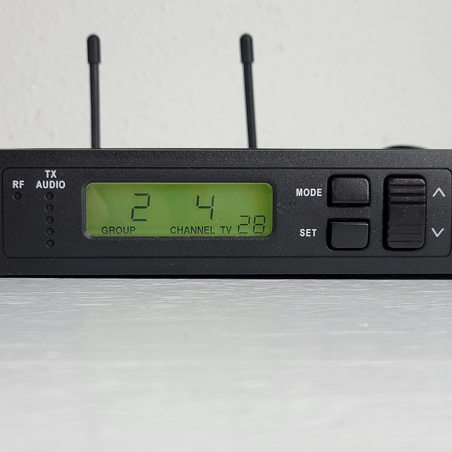 SHURE Wireless Controller ULXS4 J1 554-590MHz, Both Antennae and Power Supply