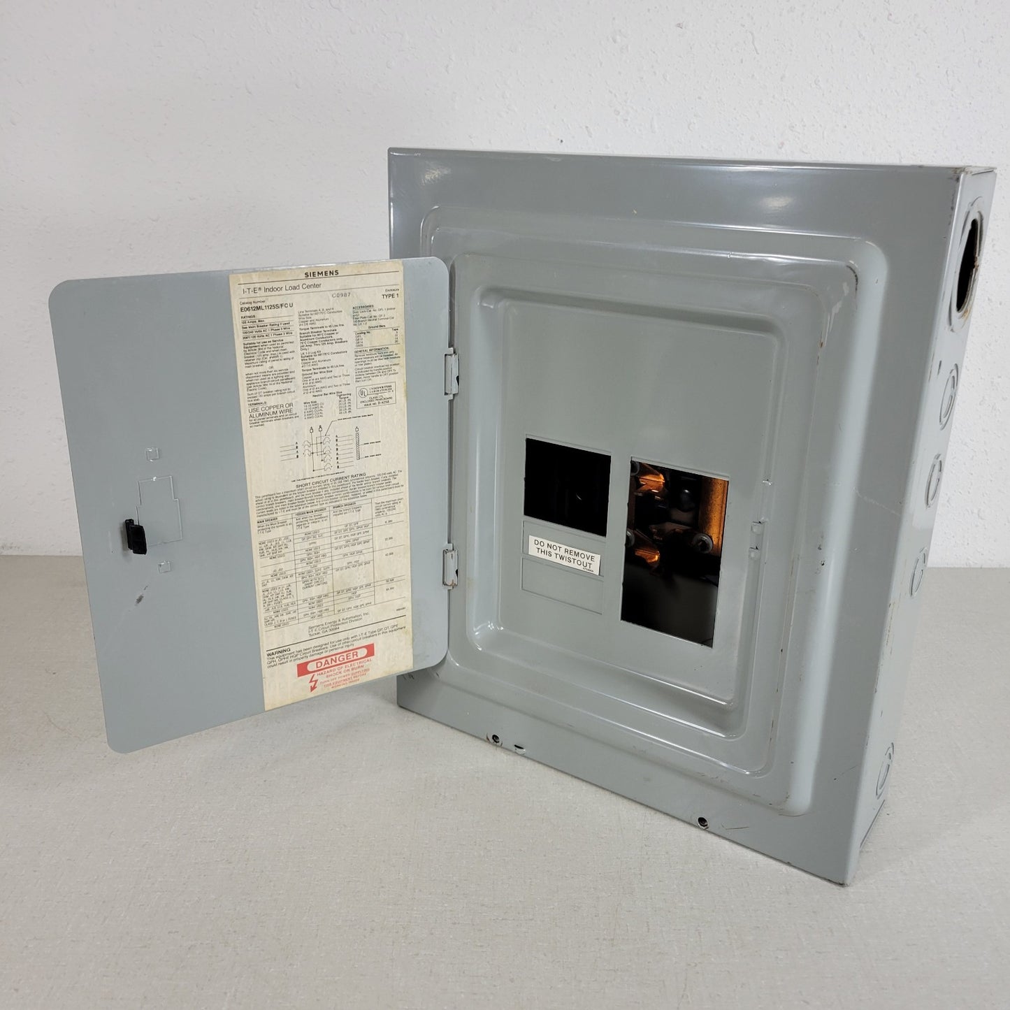 Siemens ITE E0612ML1125S/FC-U Electrical Subpanel 8 Breaker Split Phase 125 Amp