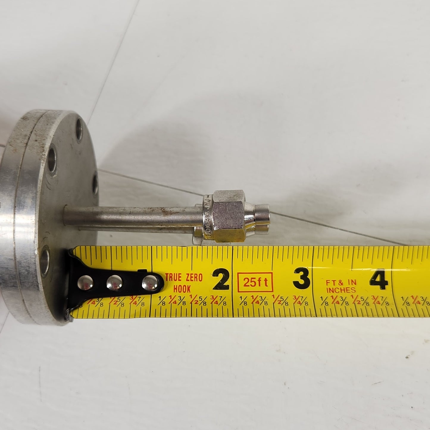 Nor-Cal LFT-150-2-025-4SW DN35CF 2.75" CF Dual 1/4" Swagelok Fluid Feedthrough