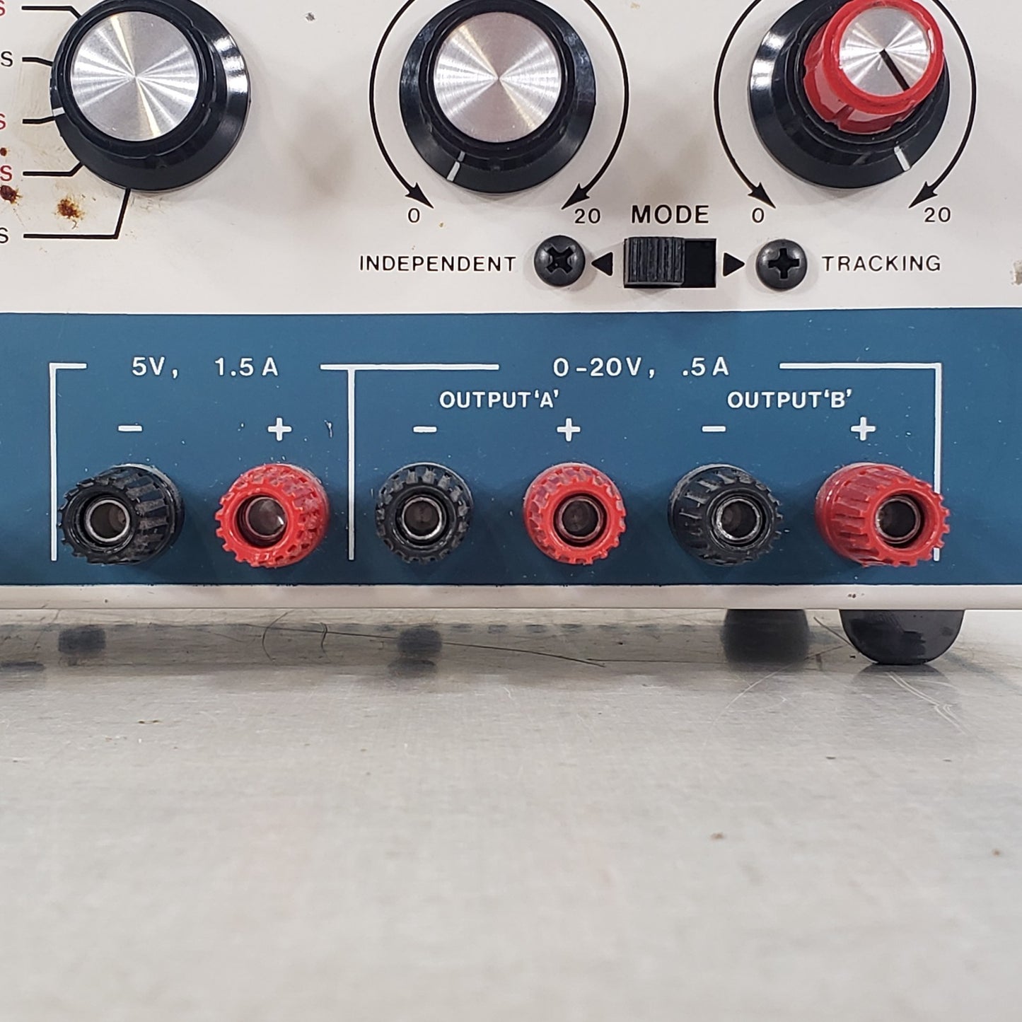 TESTED Heathkit IP-2718 Tri-Power DC Bench Supply 2x 0-20V 500mA + 5V 1.5A