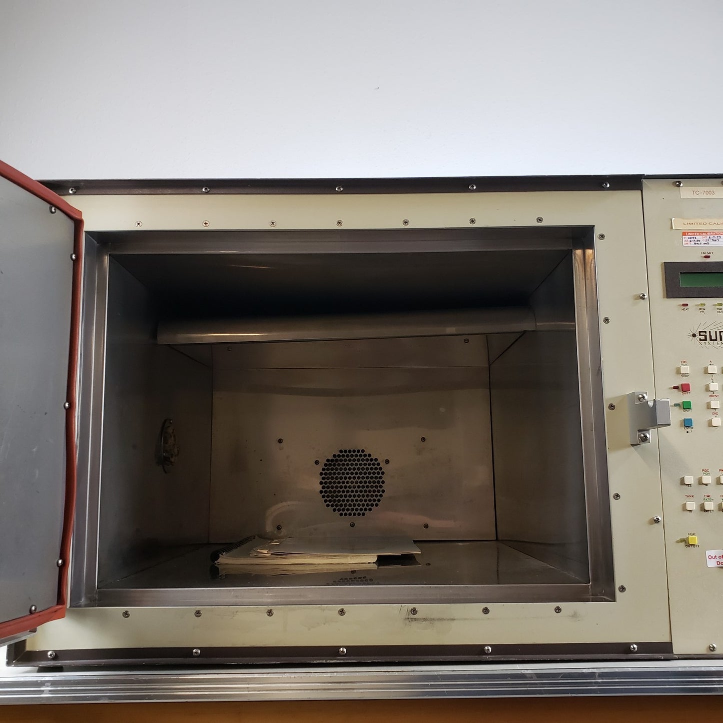 SUN SYSTEMS EC13 Environmental Chamber For Heating/Cooling Experiments