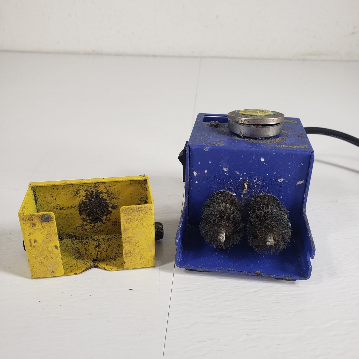 HAKKO FT-700, FS-100 Tip Polisher and Chemical Paste For Soldering Irons