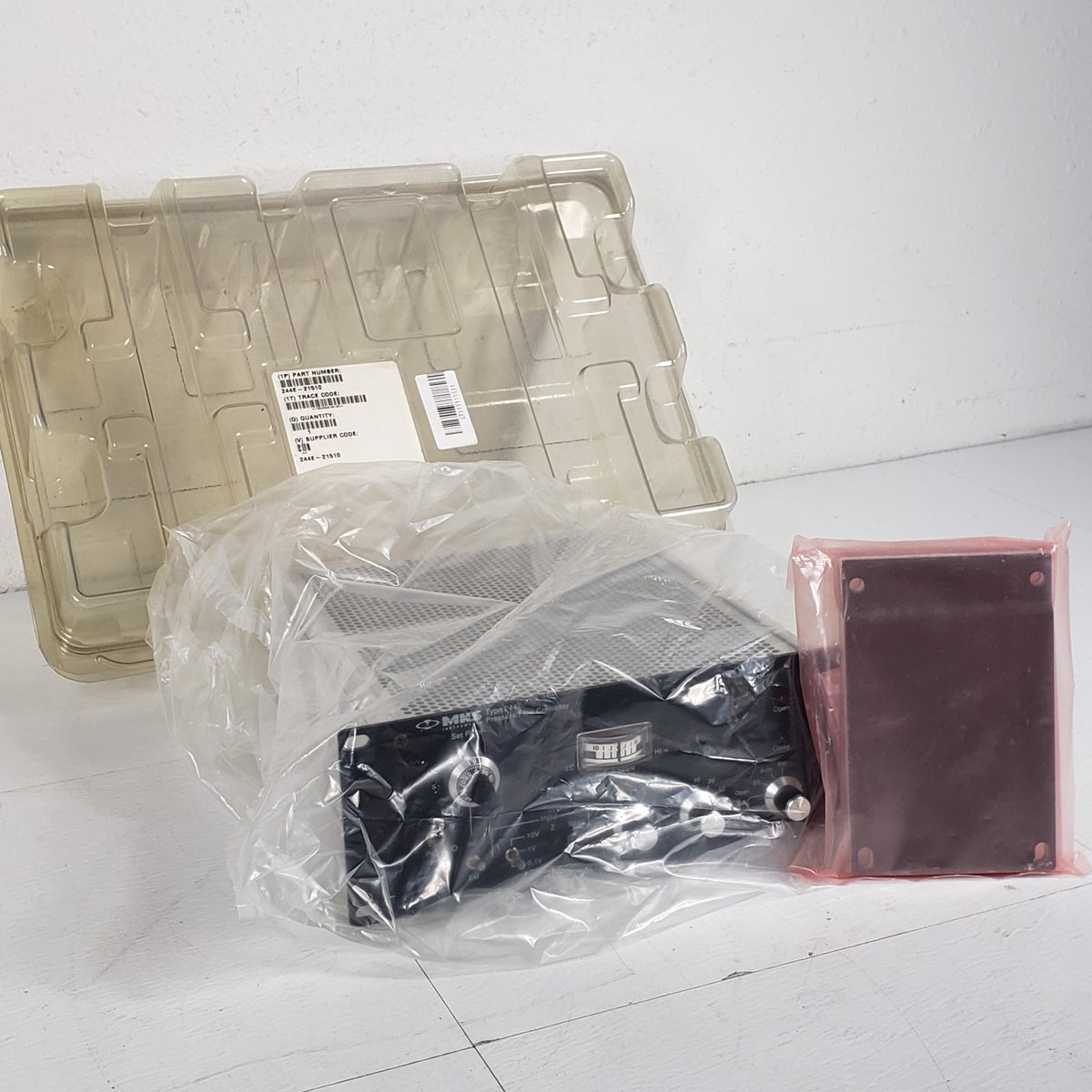 MKS 244E-21510 Type 244 Pressure/Flow Controller Vacuum Processing NOS