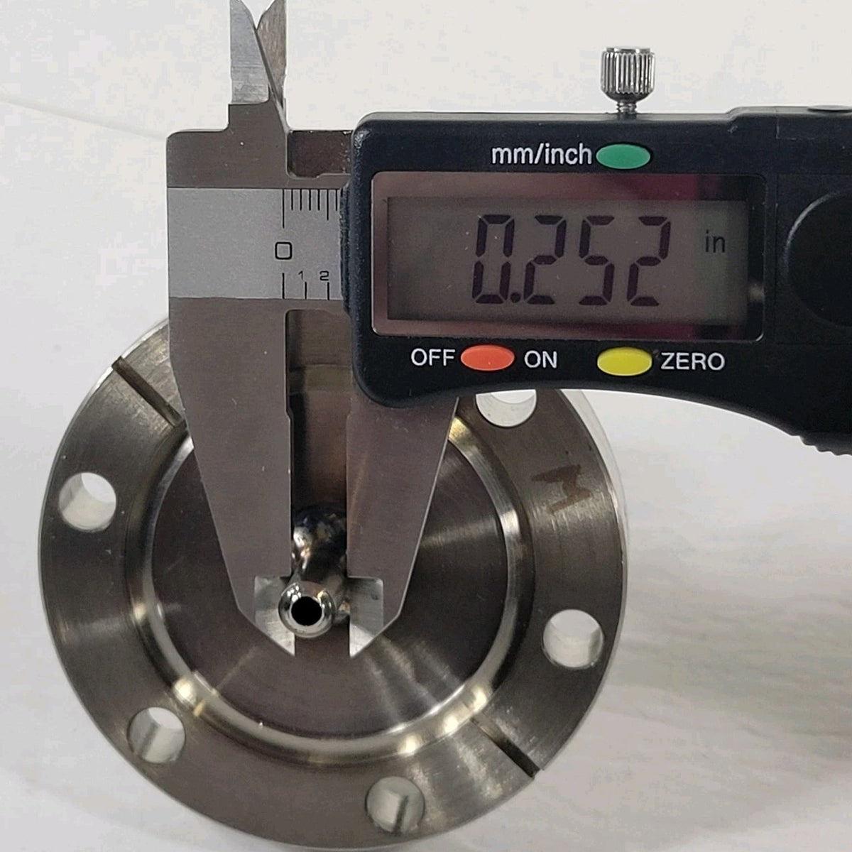 MDC LF-275VCR 2.75" CF Conflat DN35CF UHV 1/4" VCR Fluid Feedthrough Single Side
