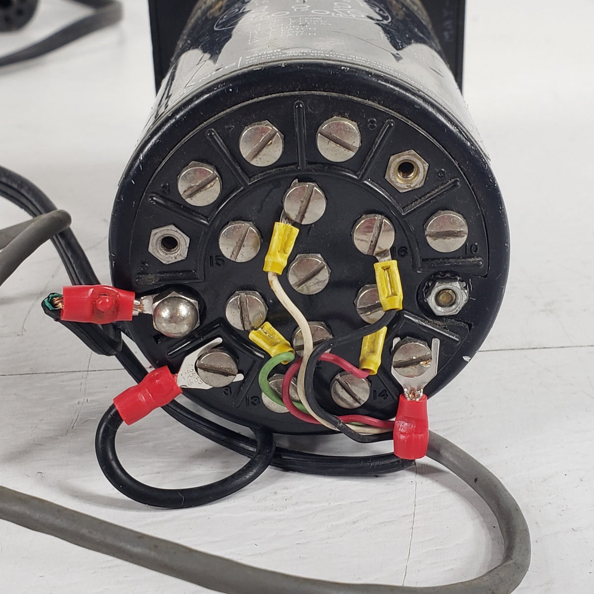 Varian NRC 810-2 Thermocouple Vacuum Gauge Controller w/ Power Sensor Cables