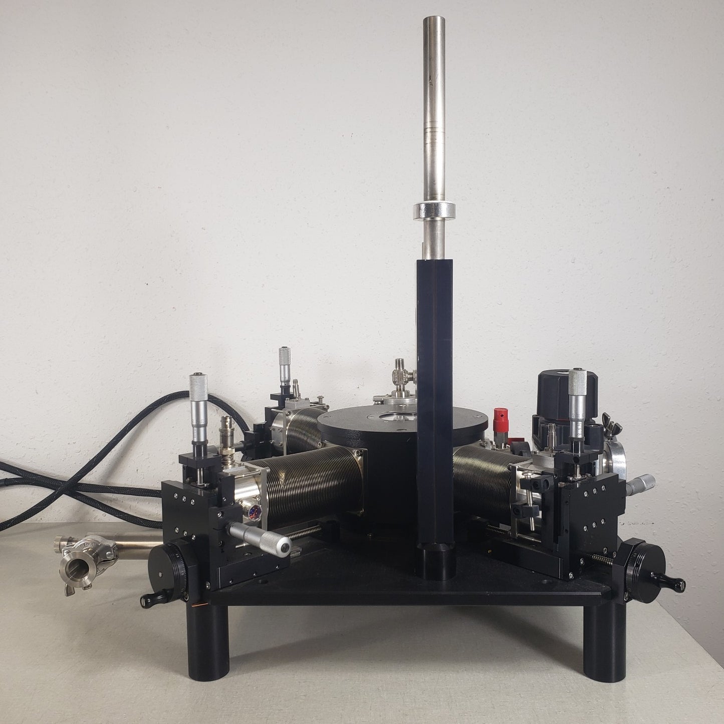 TESTED Lake Shore TTP4 Table Top 3-axis Cryogenic Probe Station 4.2-475K 0-67GHz