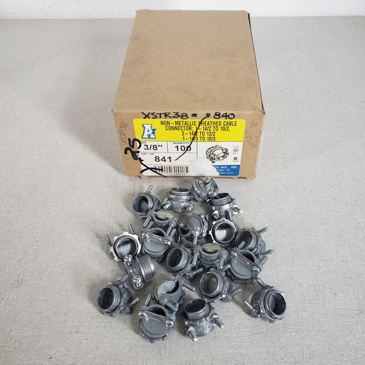 Arlington 841 3/8" NM Romex Cable Connectors Zinc 2-Screw 1/2" KO Lot 22