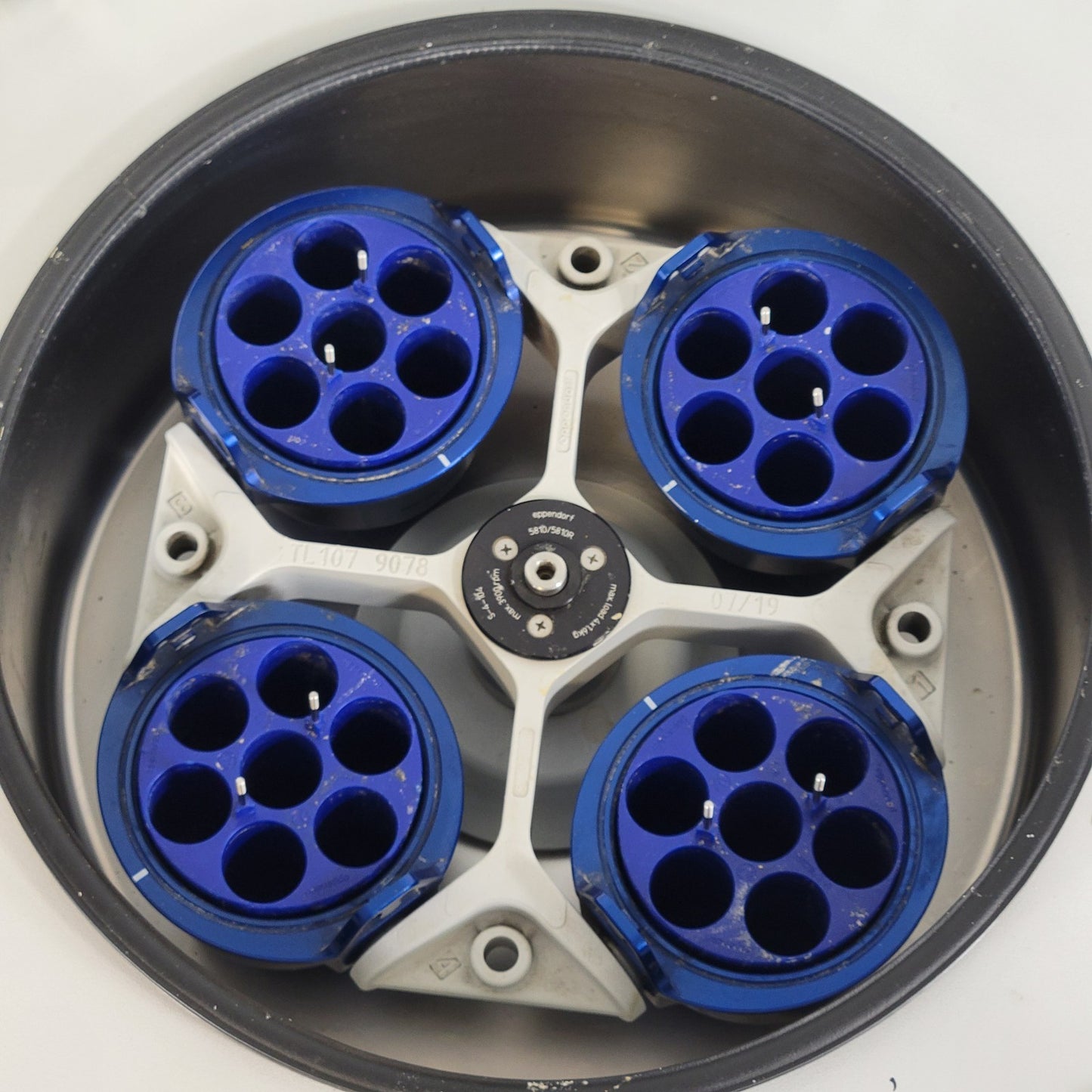 SPIN-TESTED Eppendorf 5810 Benchtop Centrifuge S-4-104 Rotor & Buckets 3900RPM