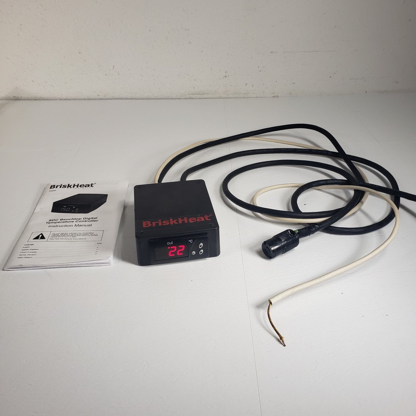 BRISKHEAT SDC120KCA Benchtop Digital Temp Controller 0-600⁰ Celsius w/ Manual