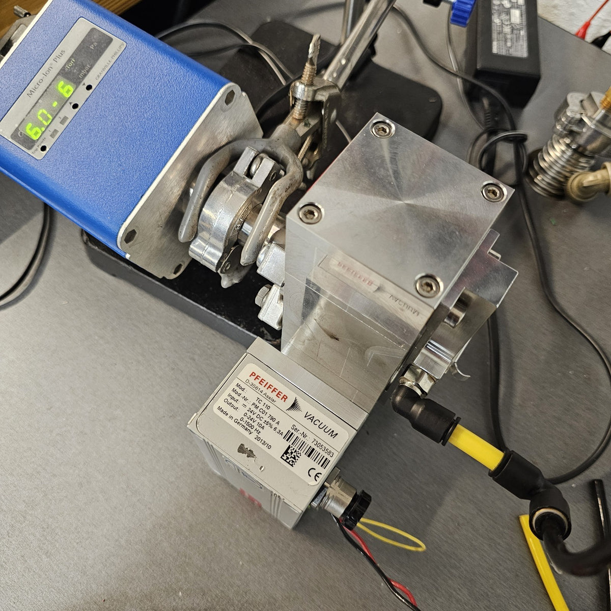 TESTED 6E-6 Torr Pfeiffer HiPace 10 PMP03967A Turbomolecular Turbo Pump TC110