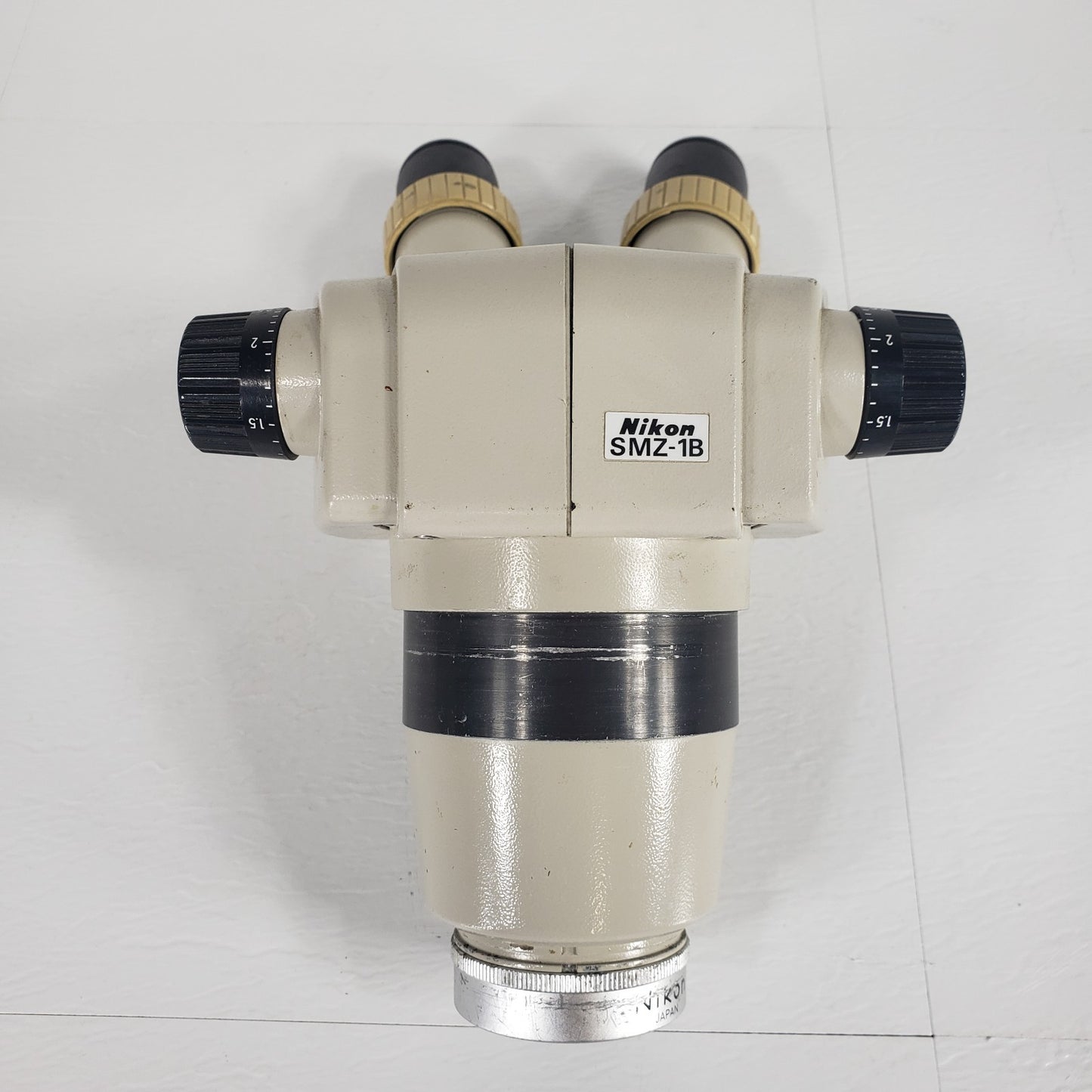 TESTED Nikon SMZ-1B Stereo Zoom Microscope 4-17.5x Magnification Head w/ Eyepiec