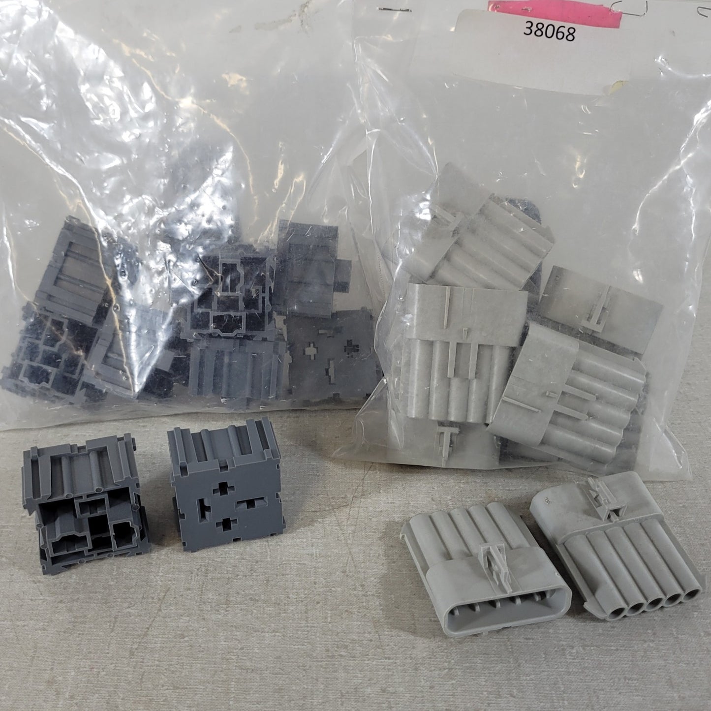 Large Mixed Lot Molex Electronic Connector Housings Plugs Terminals & Sockets