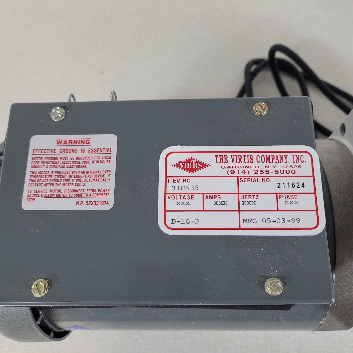 NOS Leybold TRIVAC D16B Rotary Vane Vacuum Pump 898698 KF25 NW25 w/ Accessories