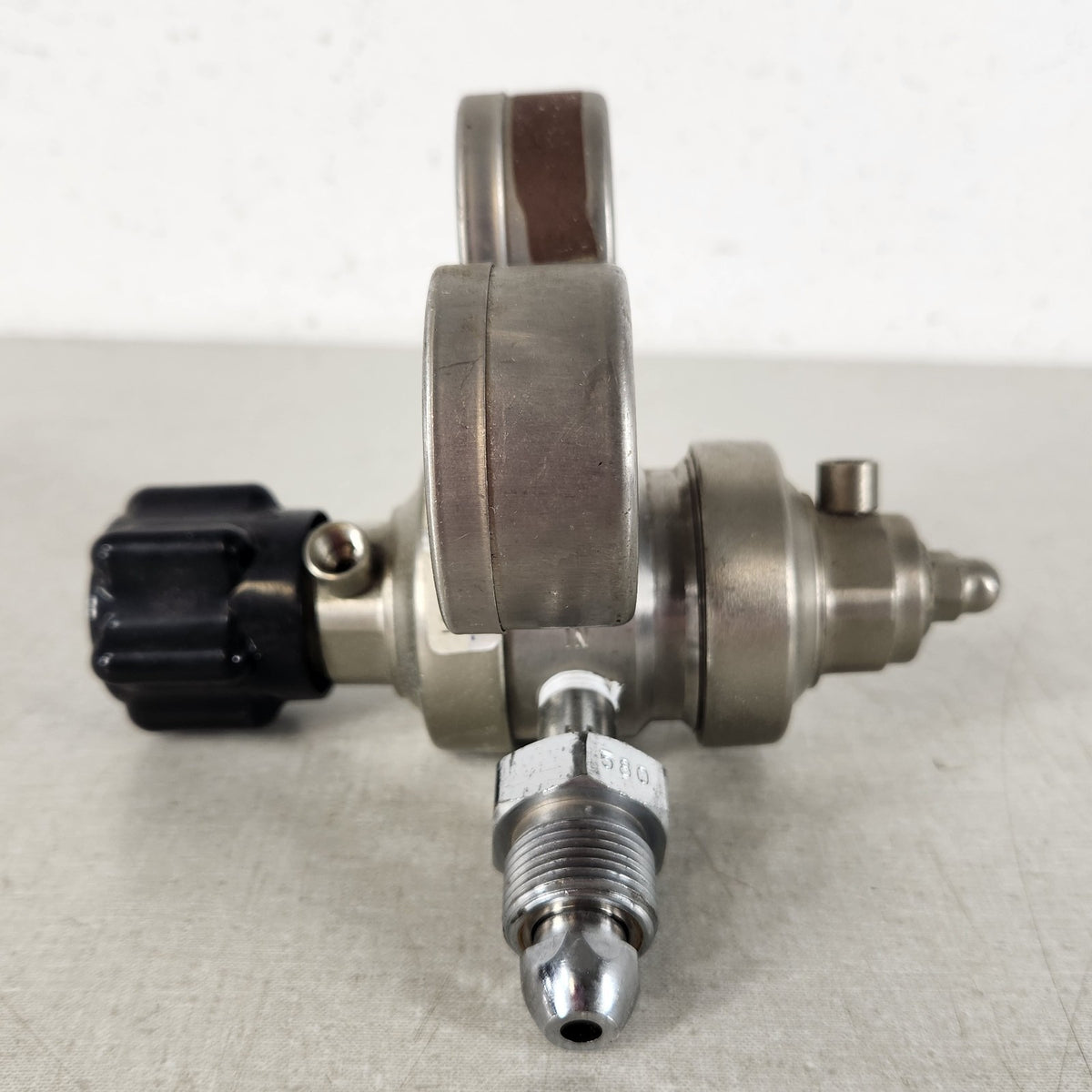 Veriflo DSG752S5807PG Stainless Steel Dual Gauge Gas Pressure Regulator CGA580