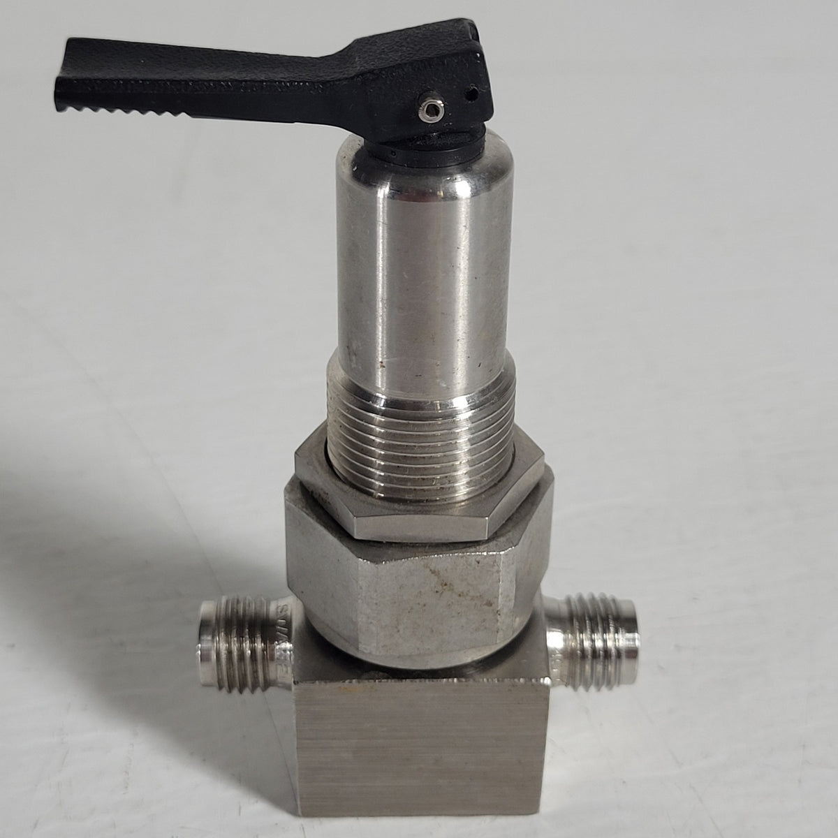 Nupro Swagelok SS-4BKT Stainless Steel Bellows Sealed Toggle Valve 1/4"