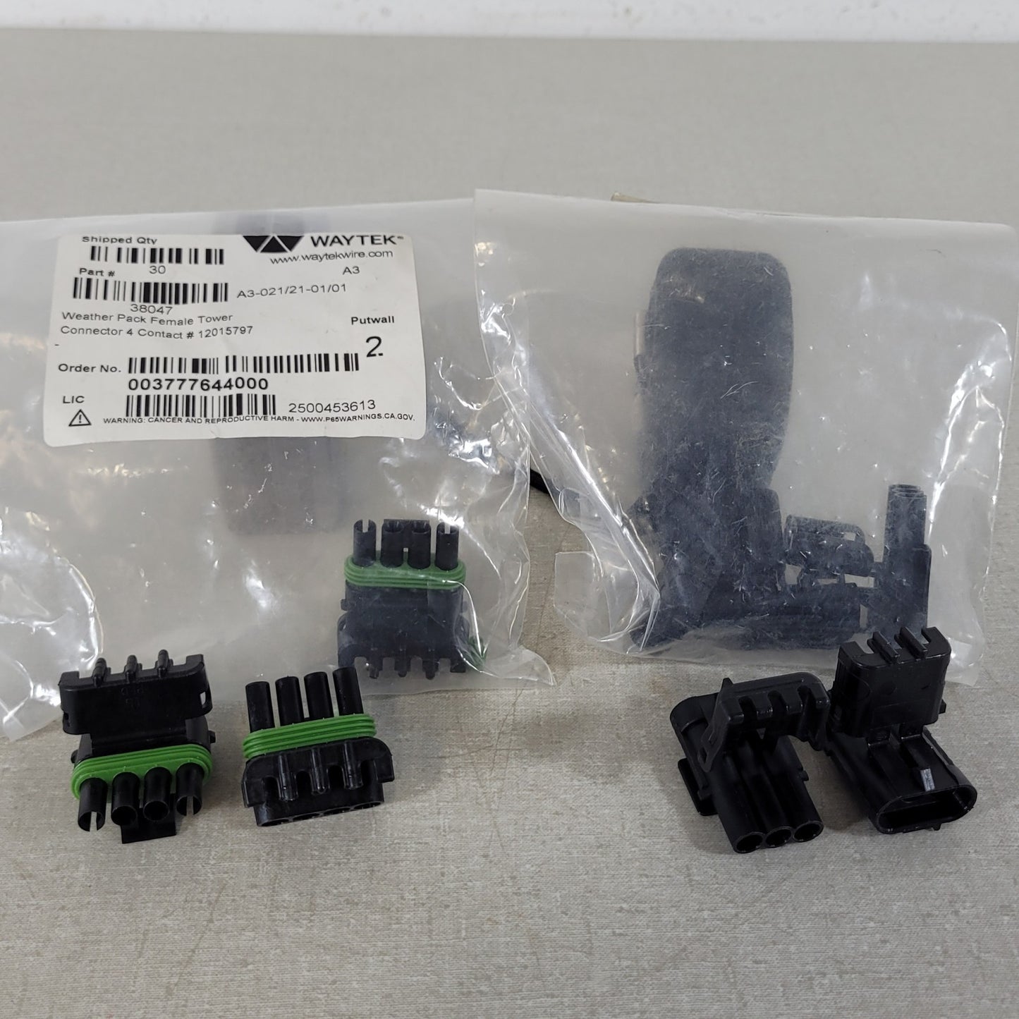 Large Mixed Lot Molex Electronic Connector Housings Plugs Terminals & Sockets