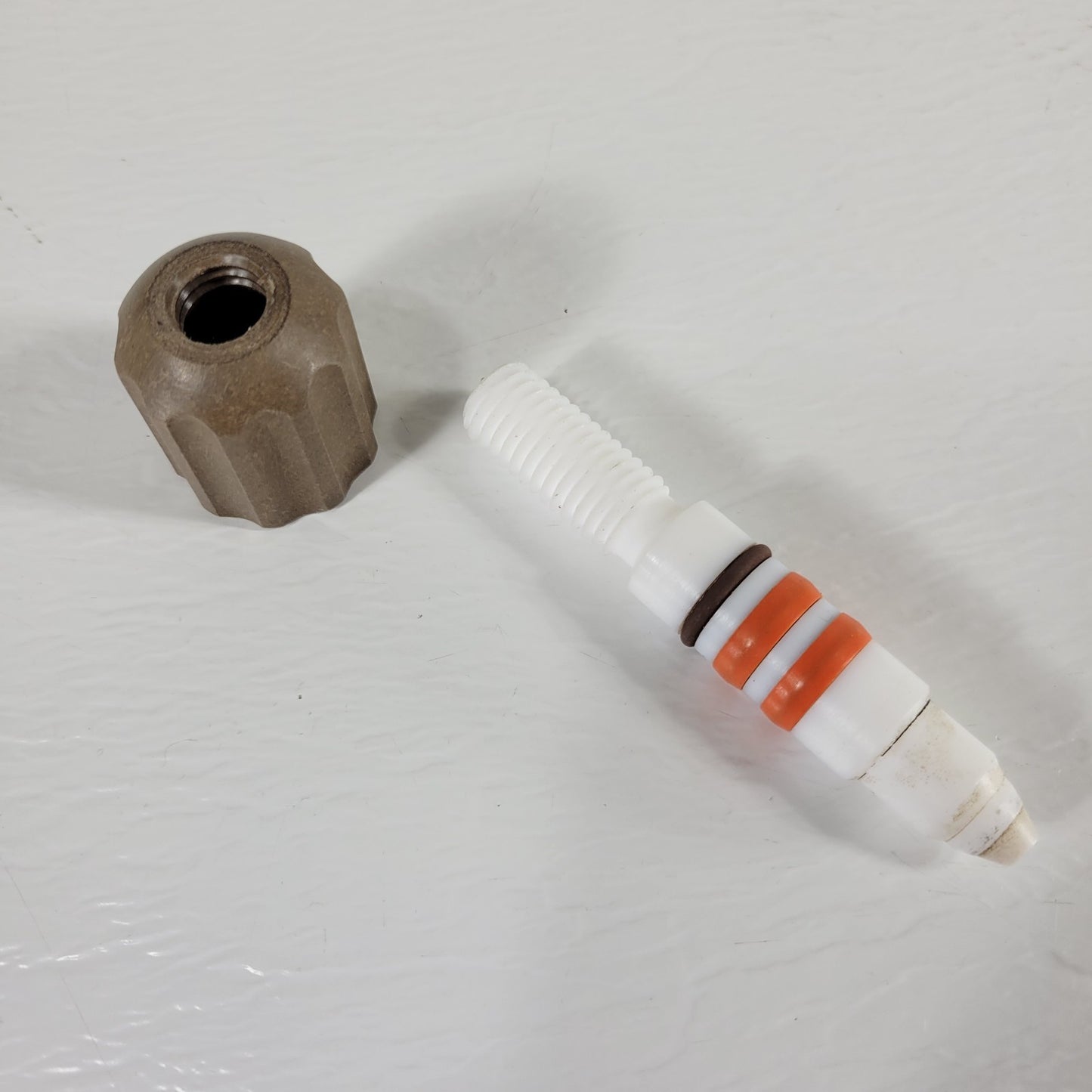 CHEMGLASS PTFE 0-12mm High Vacuum Valve Plugs for Vacuum Systems, Orange & Brown