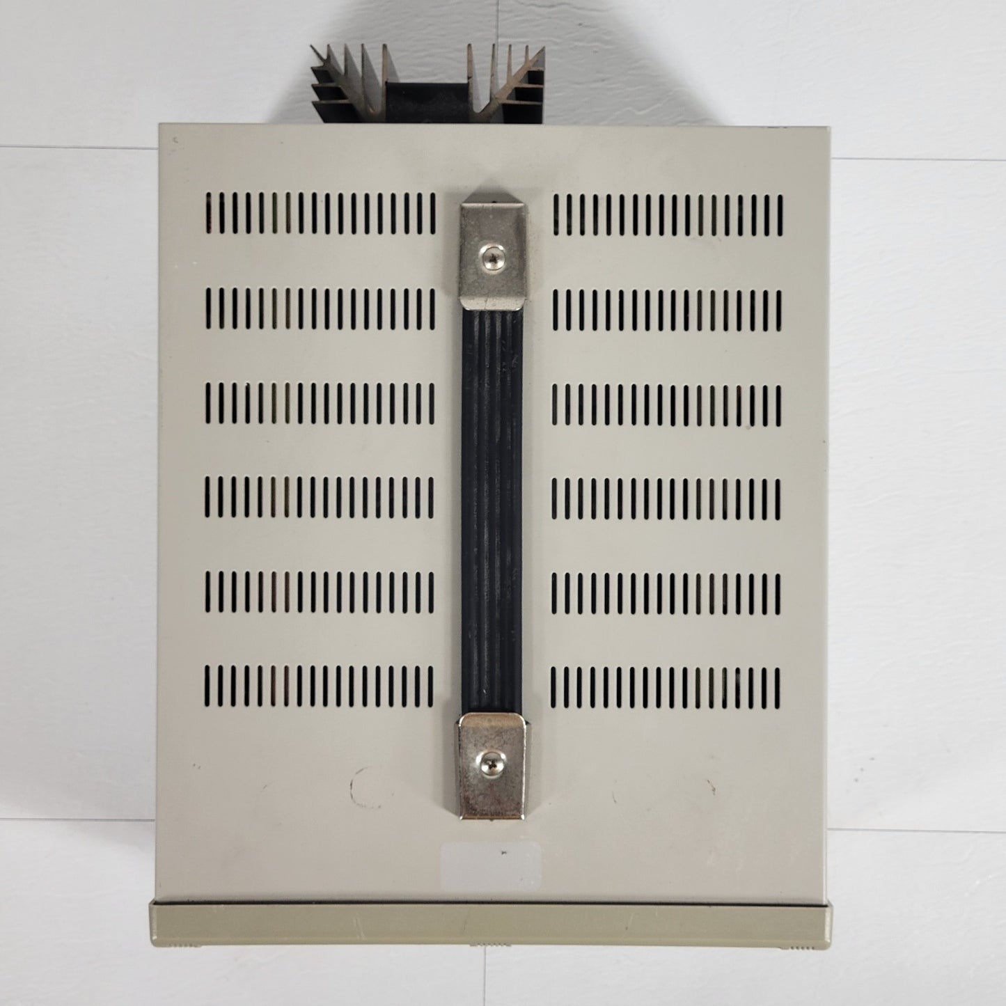 TESTED RSR HY3002-3 Triple Output Linear DC Power Supply 2x0-30V 2A 5V3A Grade B