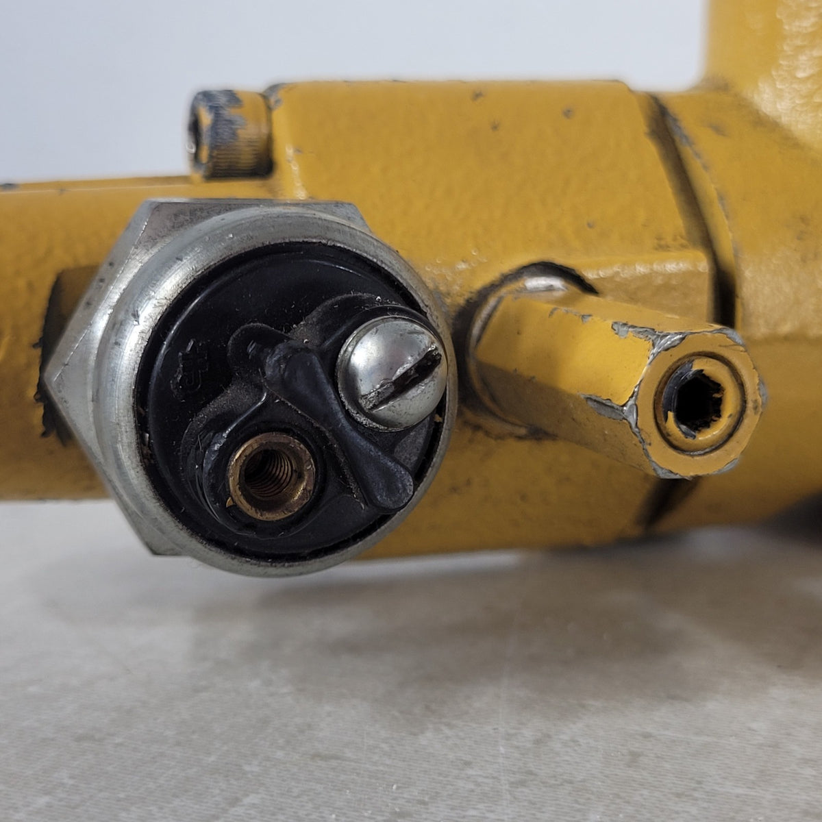Omaha Standard Heavy Duty Hydraulic Directional Control Valve Assembly Untested