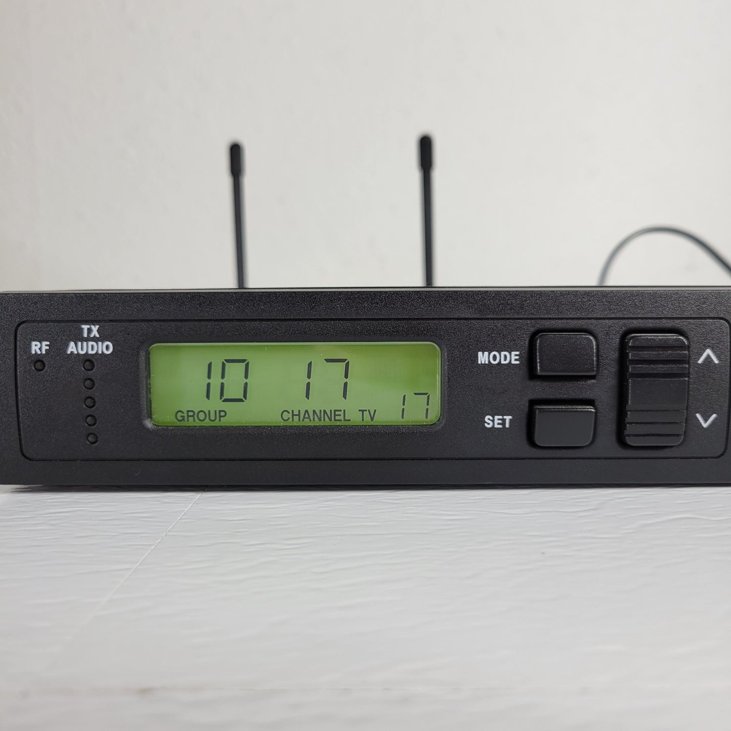 SHURE Wireless Controller ULXS4 G3 470-506MHz, Both Antennae, No Power Supply