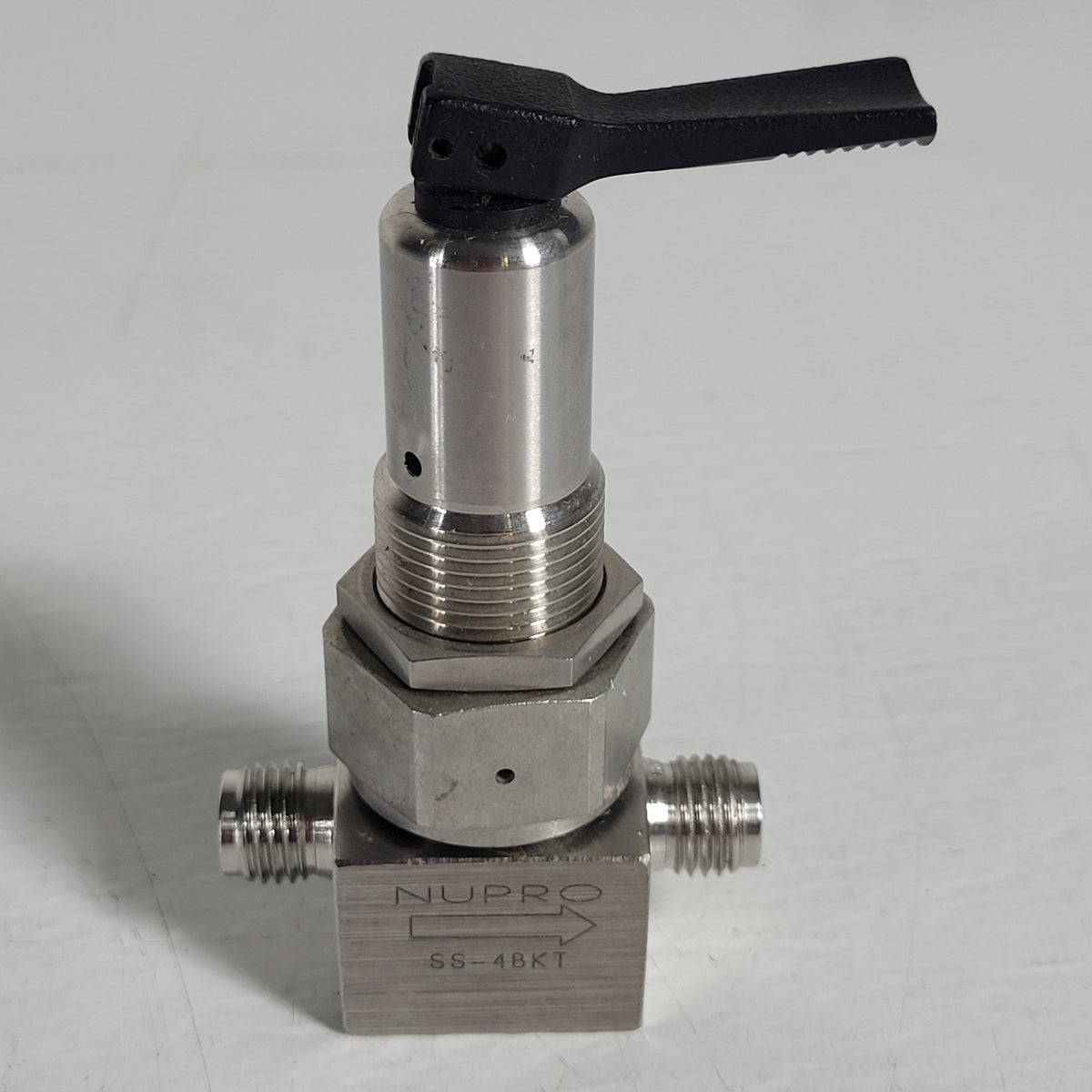 Nupro Swagelok SS-4BKT Stainless Steel Bellows Sealed Toggle Valve 1/4"