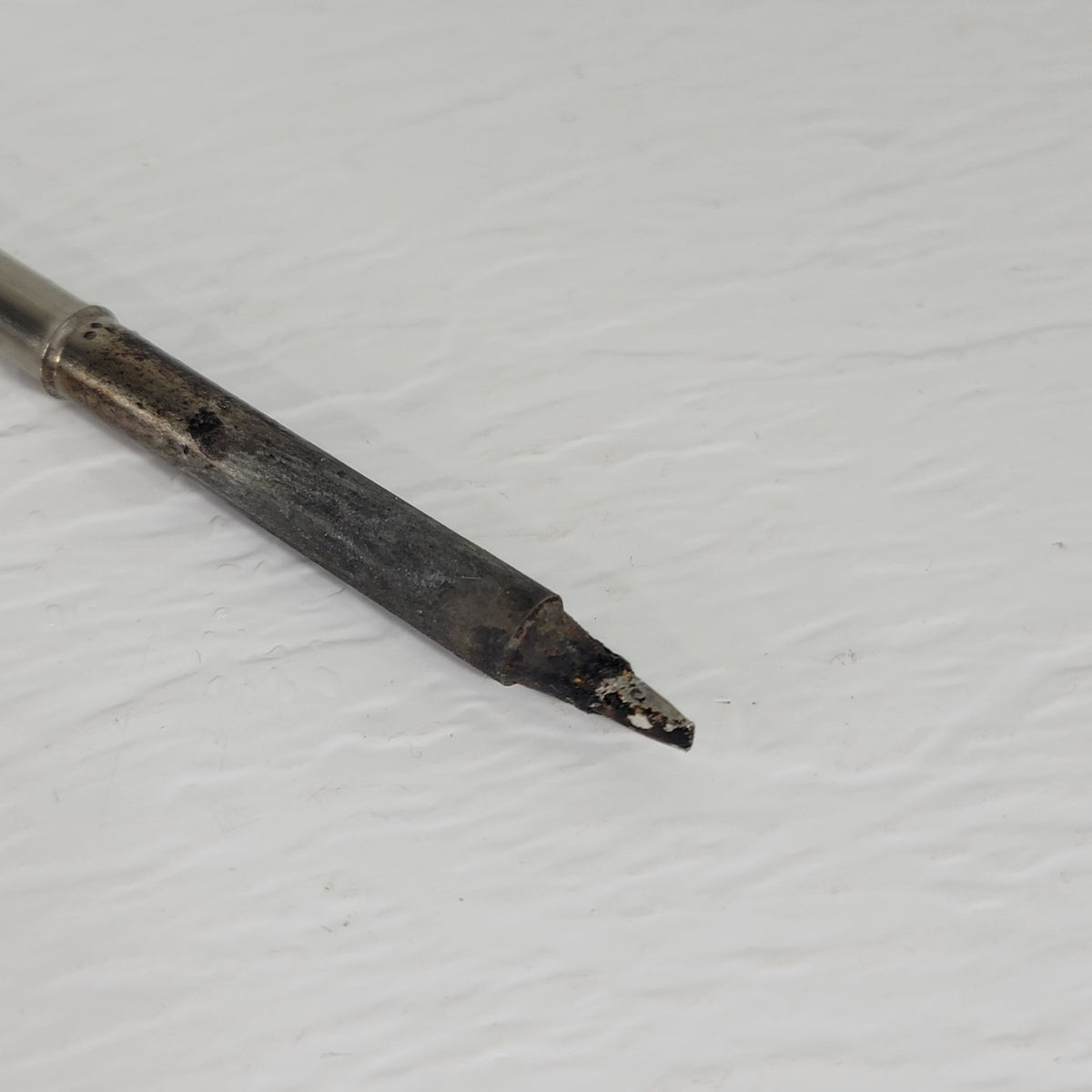 Lot of 2 Hakko T15-D24 2.4mm Chisel Soldering Tips FX-951 FM-203 FM-206