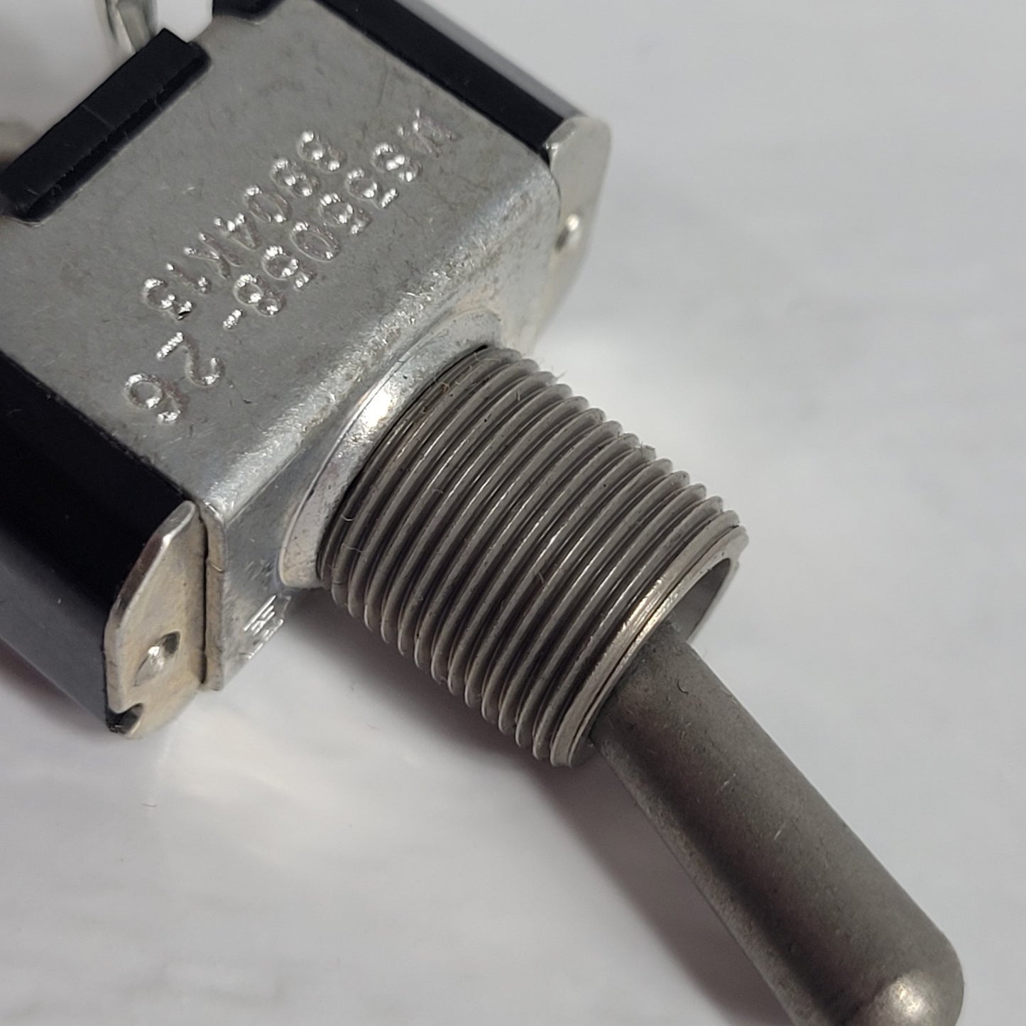 Cutler-Hammer 8804K13 MS35058-26 Sealed SPDT Momentary Toggle Switch