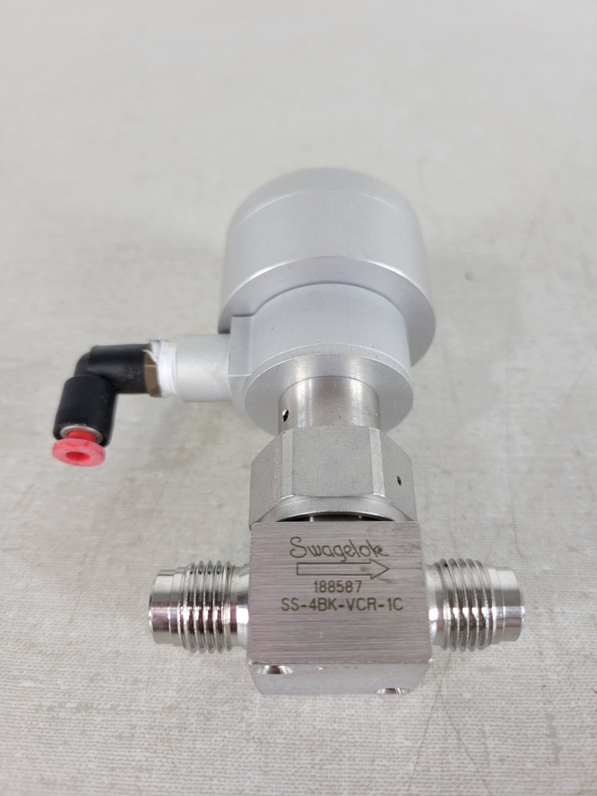 Swagelok SS-4BK-VCR-1C Stainless Steel Bellows Sealed Valve 1/4" VCR Fitting