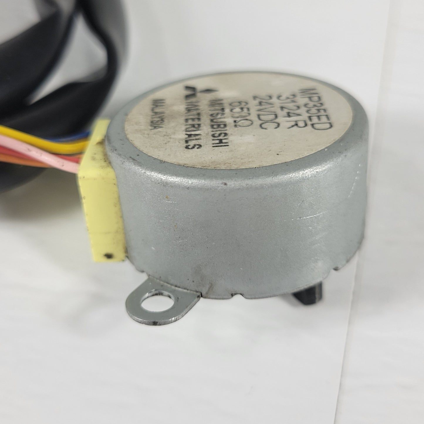 Mitsubishi Materials MP35ED 3124 R 24VDC 650 ohm Stepping Motor 3 x 5 mm Drive