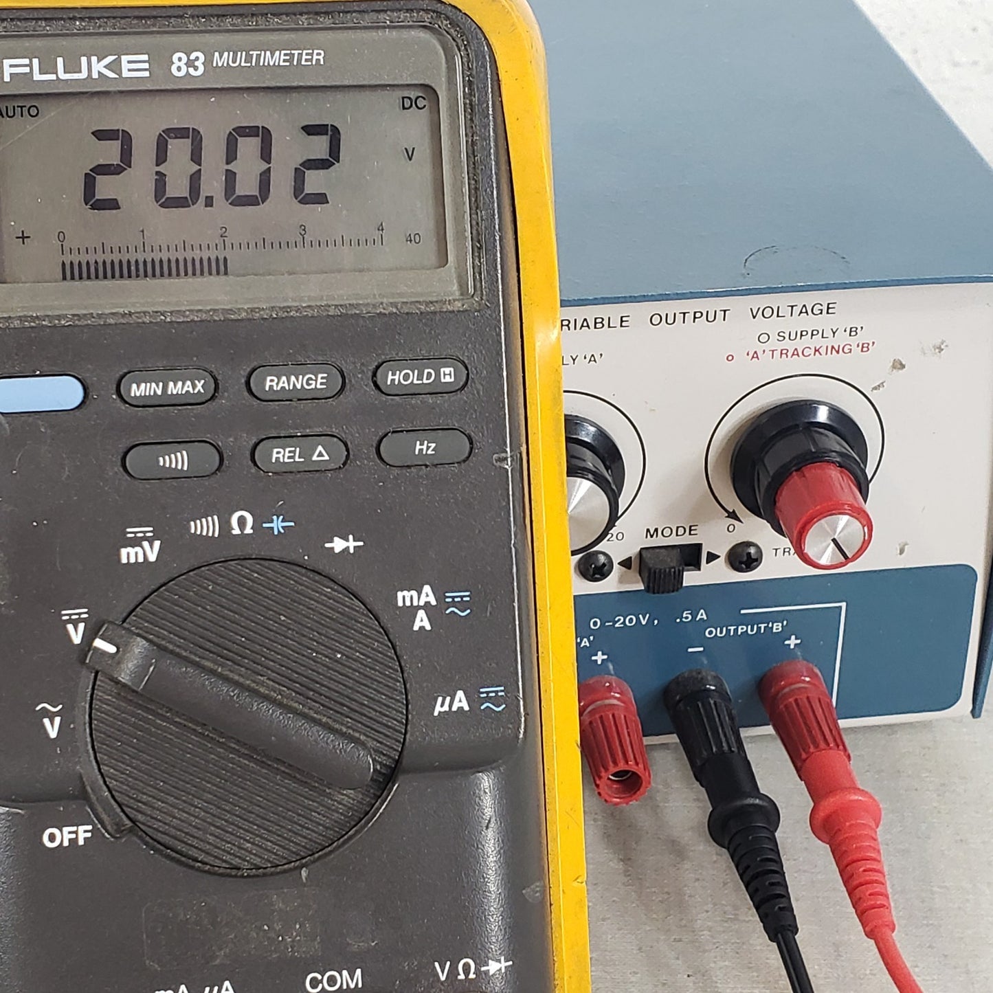 TESTED Heathkit IP-2718 Tri-Power DC Bench Supply 2x 0-20V 500mA + 5V 1.5A