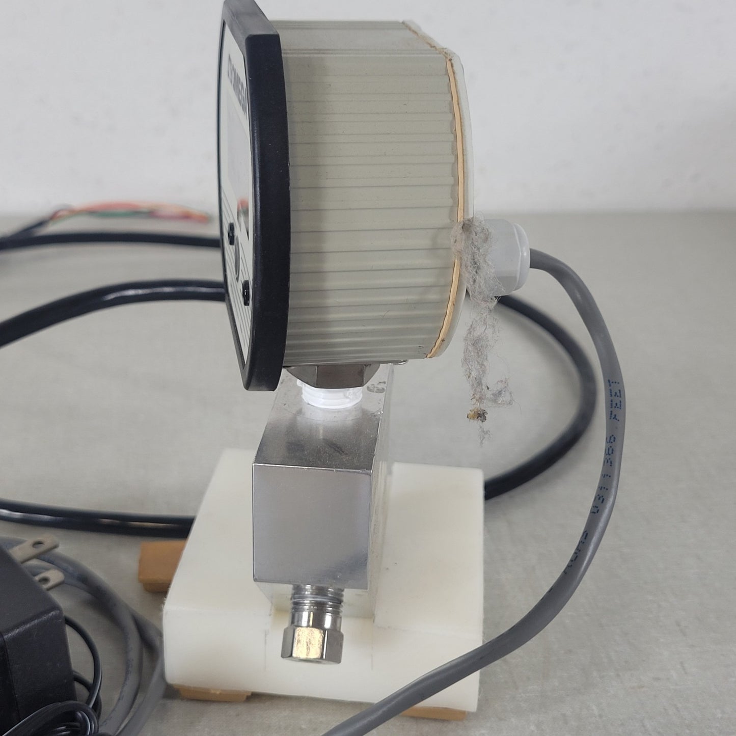 Omega DPG1000AD-1KG PX4100 0-1000 PSI Pressure Gauge Transducer Assembly