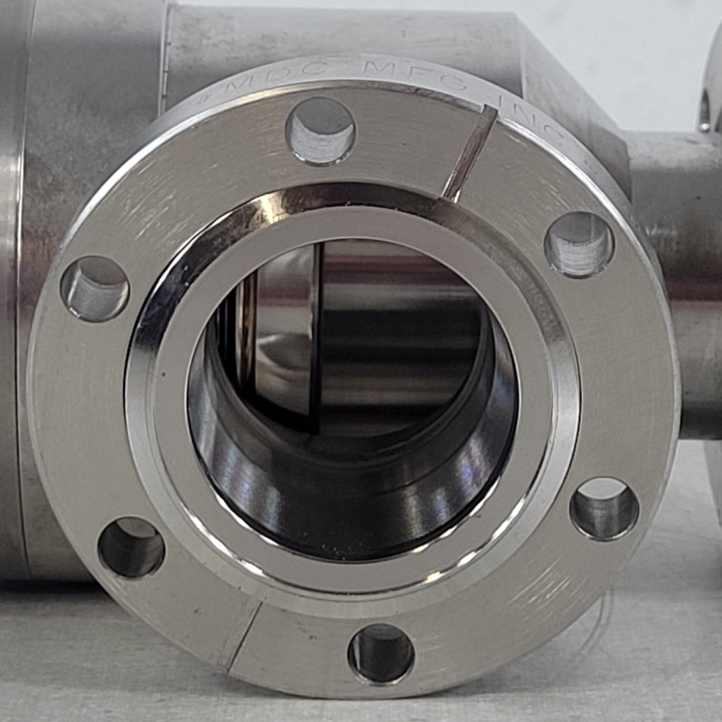 MDC AV-150 Manual 90° Angle Vacuum Valve 2.75" CF ConFlat DN40CF SS UHV