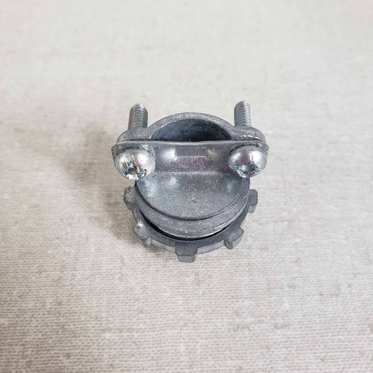Arlington 841 3/8" NM Romex Cable Connectors Zinc 2-Screw 1/2" KO Lot 22