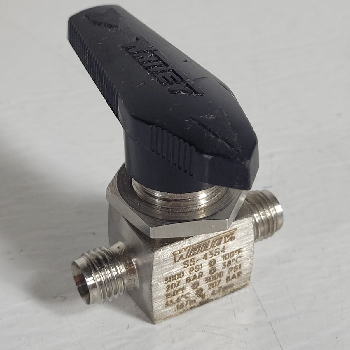 Whitey Swagelok SS-43S4 1/4" Swagelok Fittings 316 SS Ball Valve 3000 PSI