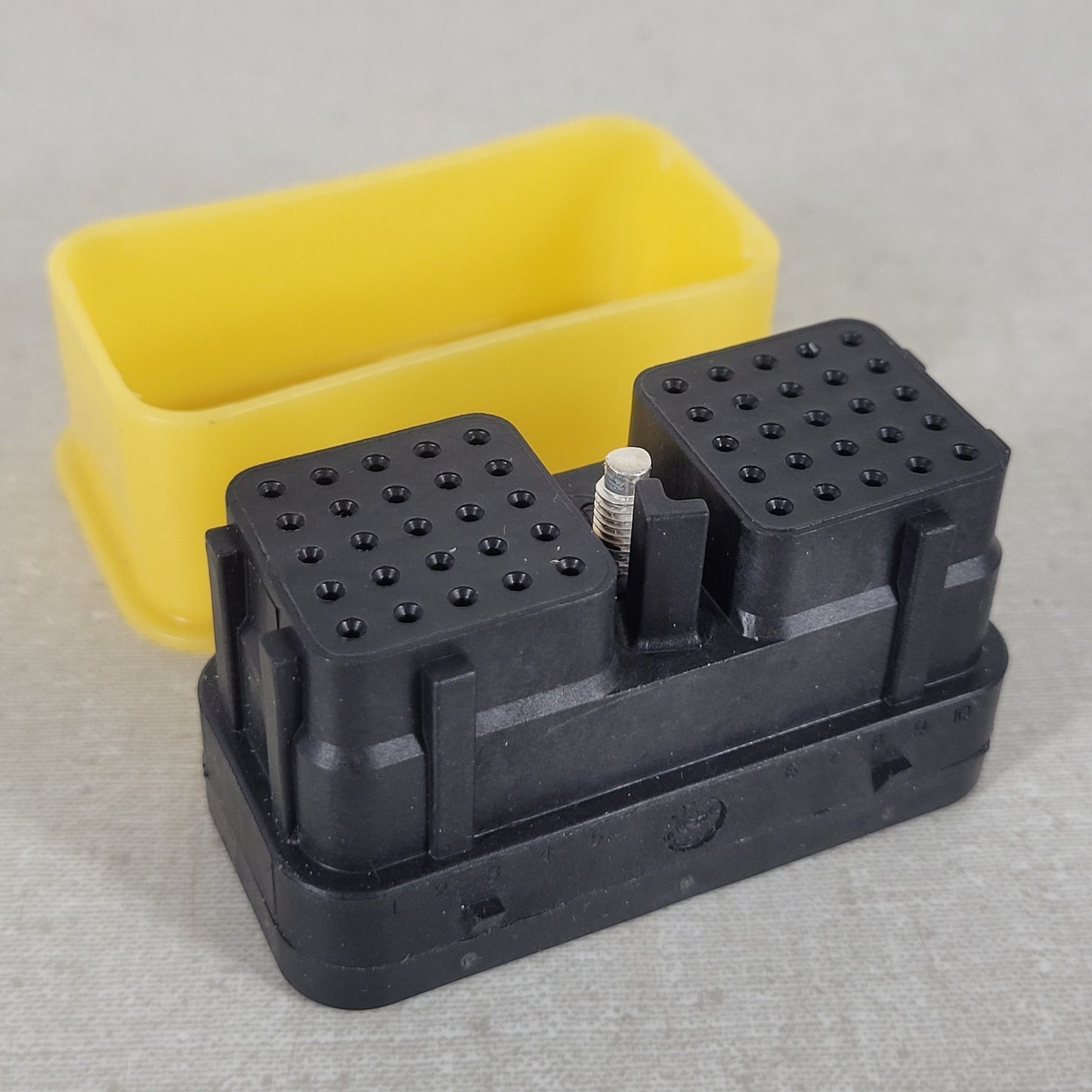 Deutsch DRC26-50S01 DRC Series 50-Way Socket Plug Connector Black w/ Yellow Cap