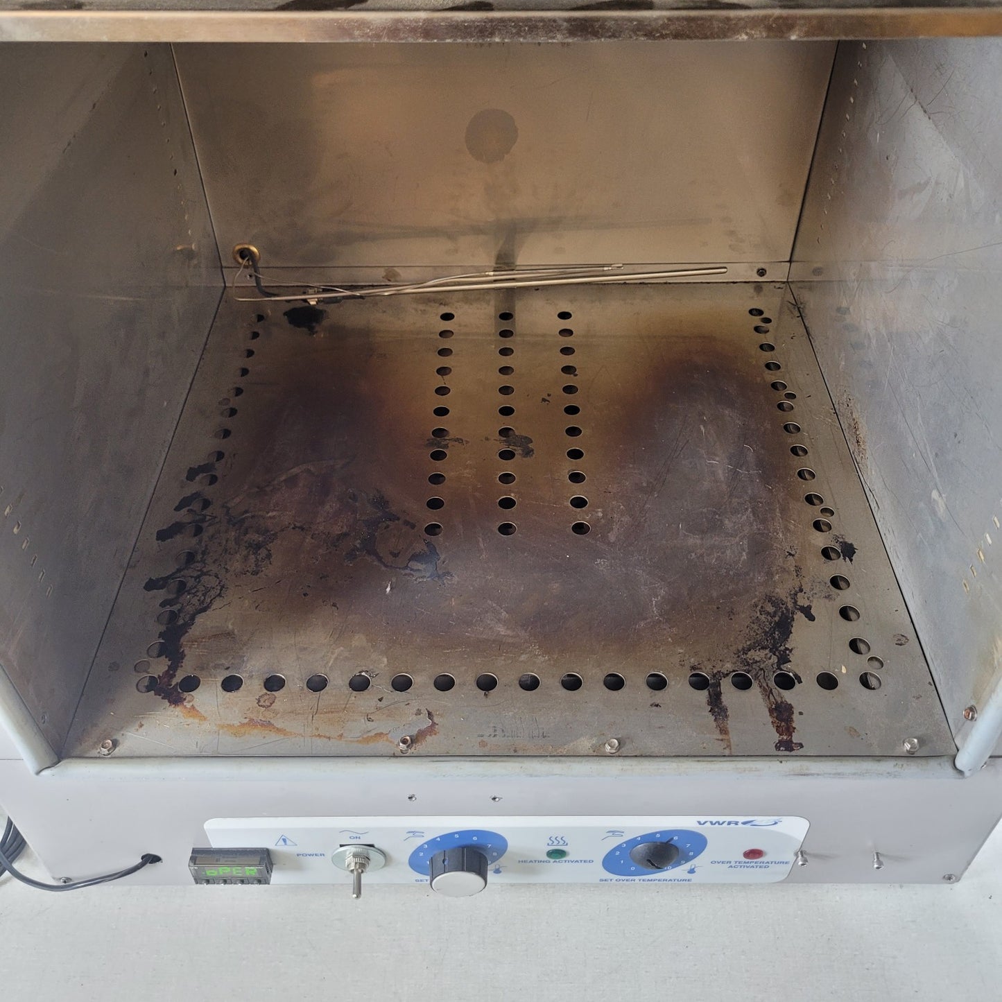 TESTED to 200C VWR 1326 Oven Gravity Convection Oven w/ Omega DP8PT Meter